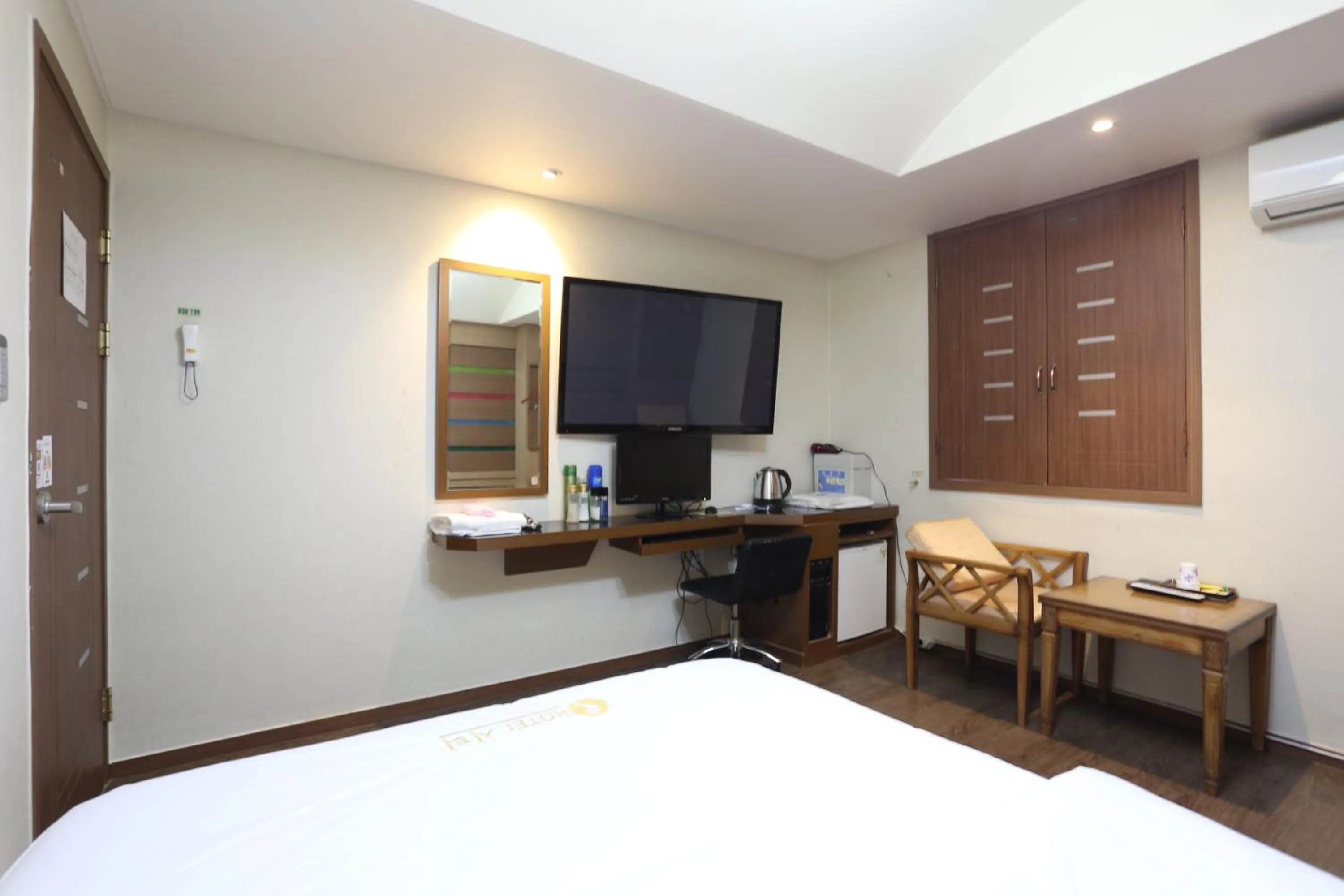 Bed in City Park Hotel