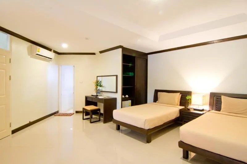 Bed in Makathanee Resort