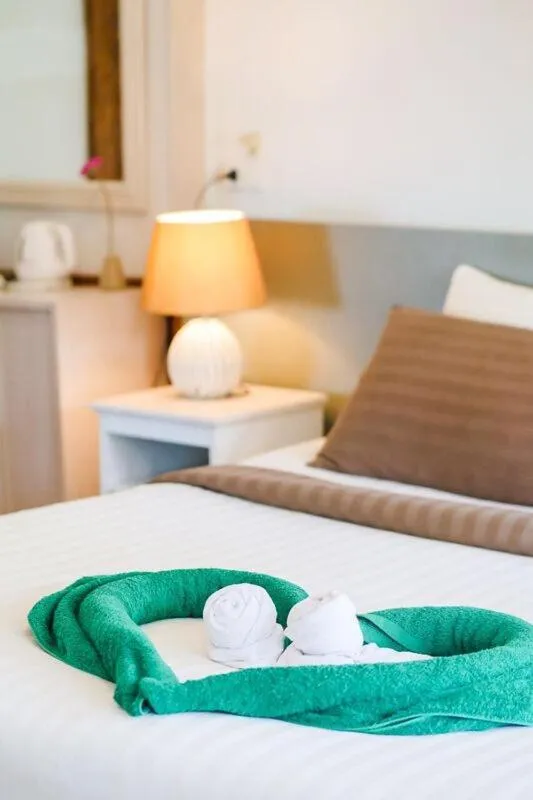 Bed in Makathanee Resort