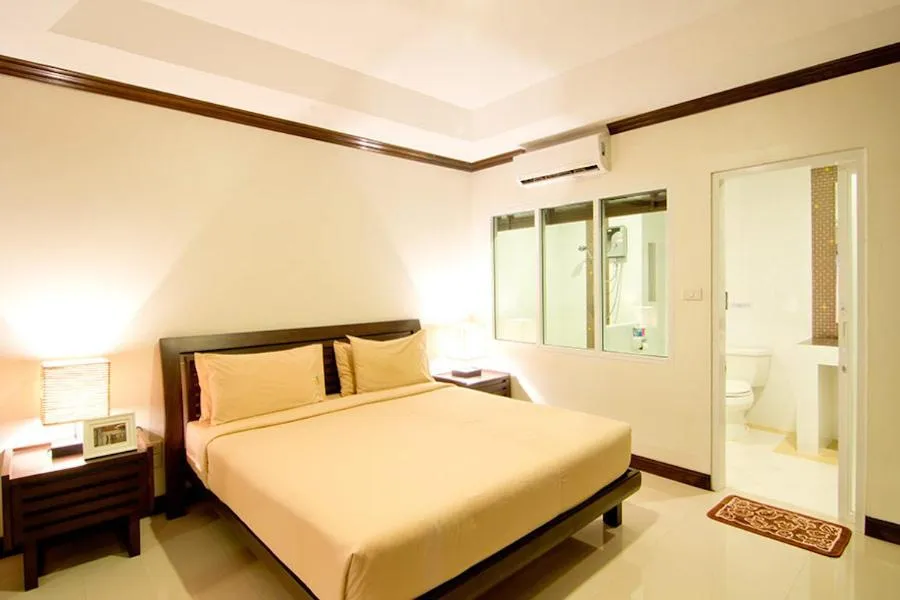 Photo of the whole room, Bed in Makathanee Resort