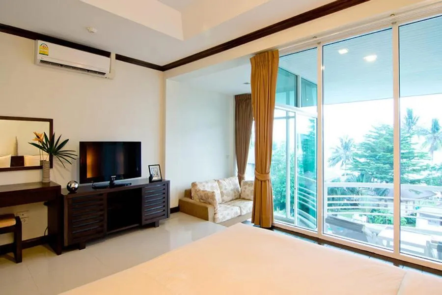 Photo of the whole room, Bed in Makathanee Resort