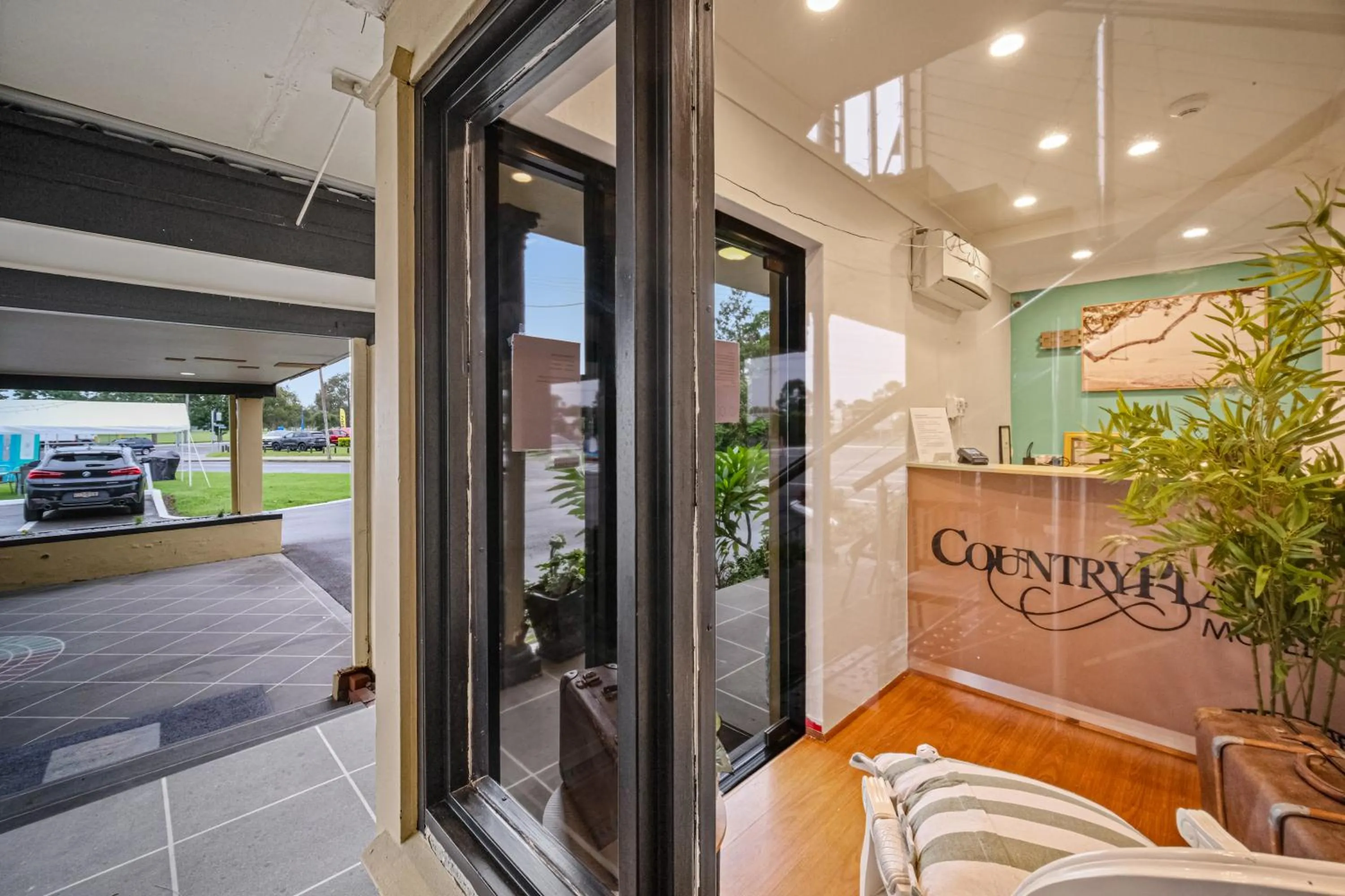 Garden in Country Plaza Motel Taree