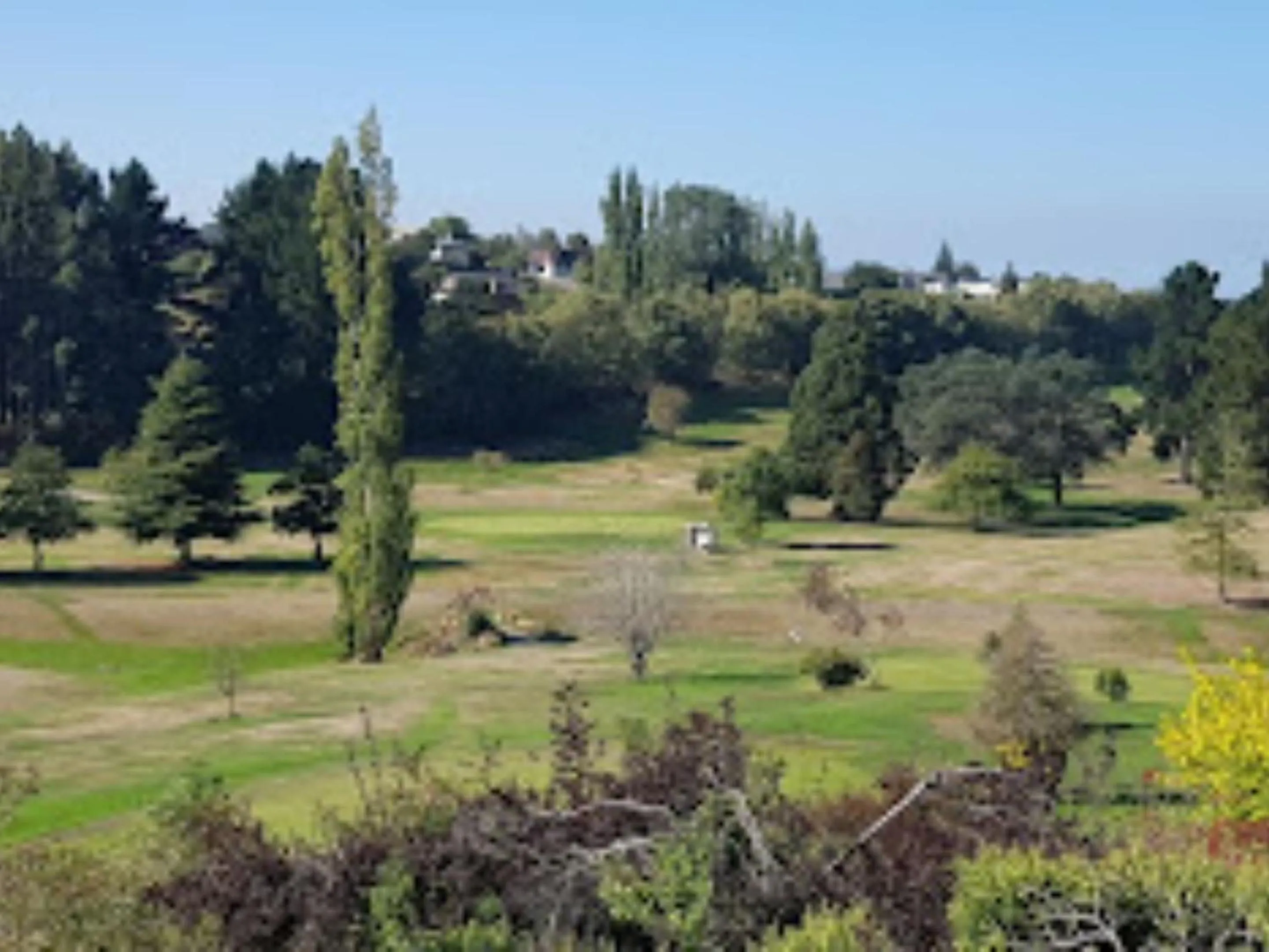 Golfcourse in ASURE Avenue Motor Lodge