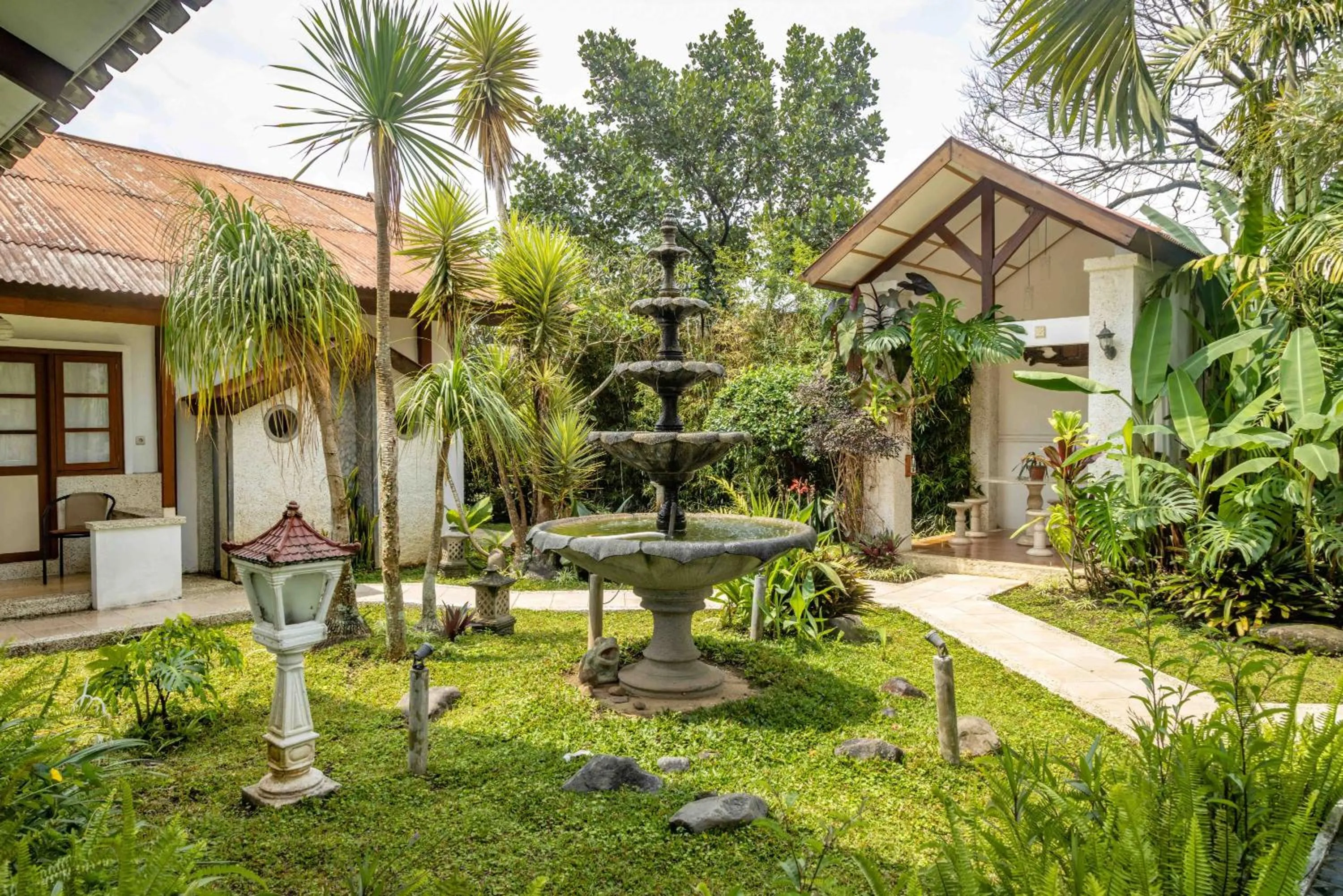 Garden view in Family Hotel Gradia 1