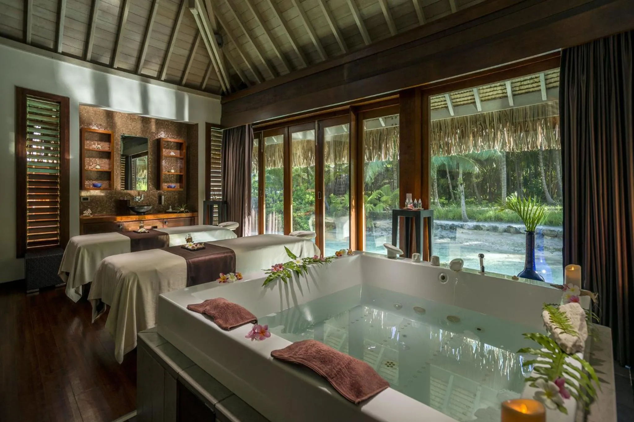 Spa and wellness centre/facilities in InterContinental Bora Bora & Thalasso Spa by IHG