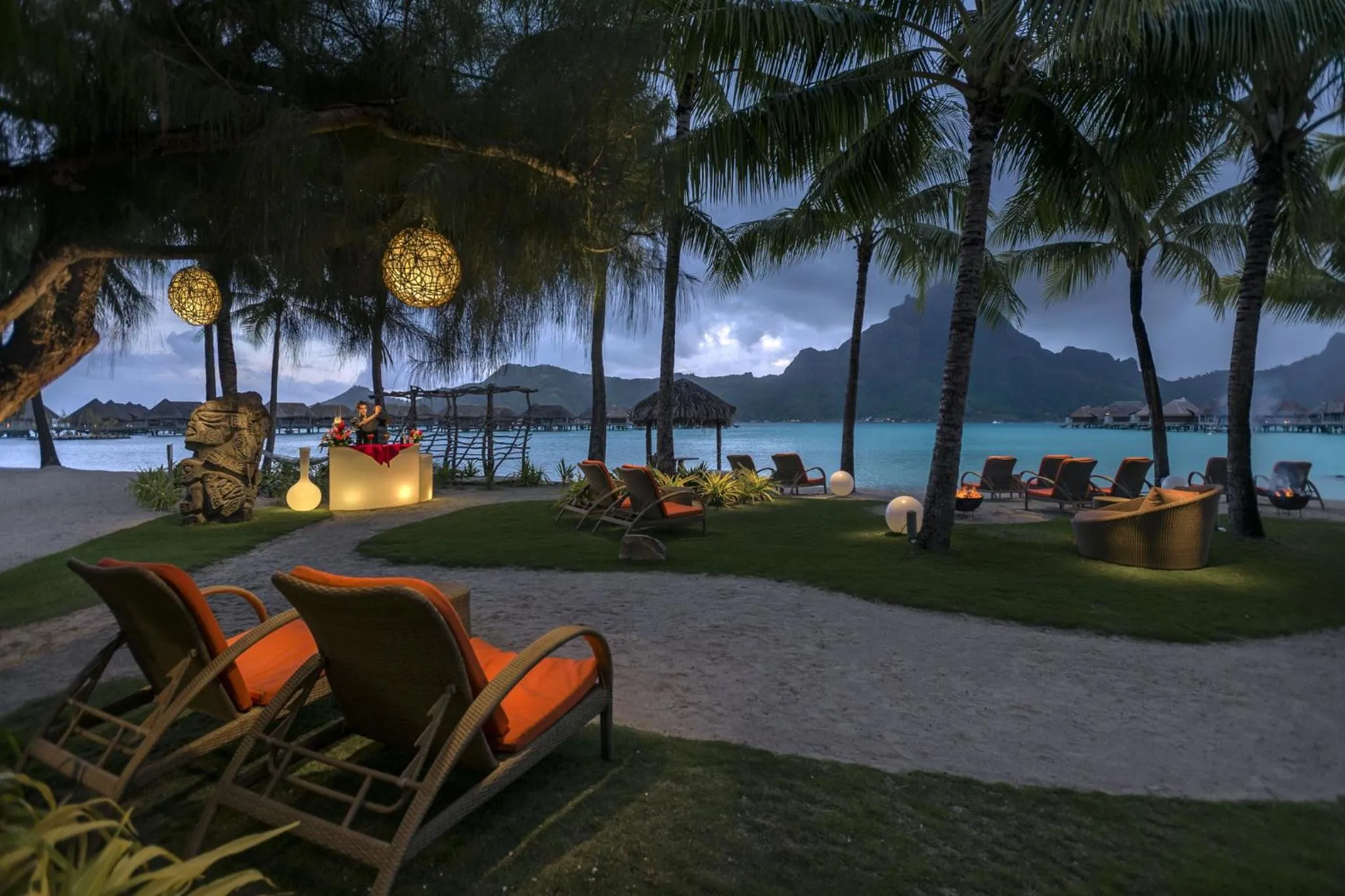 Lounge or bar in InterContinental Bora Bora & Thalasso Spa by IHG