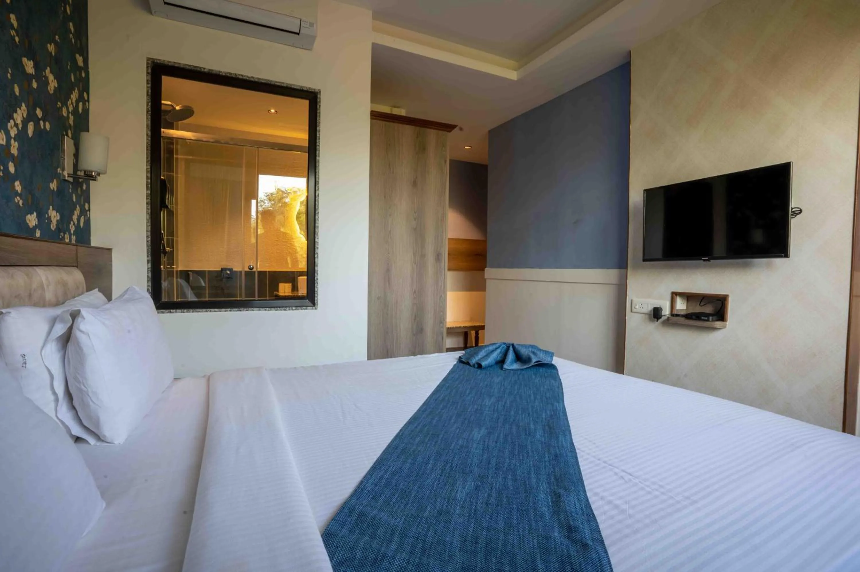 Bed in Foxoso Sonnet - A boutique hotel, Anjuna , Goa