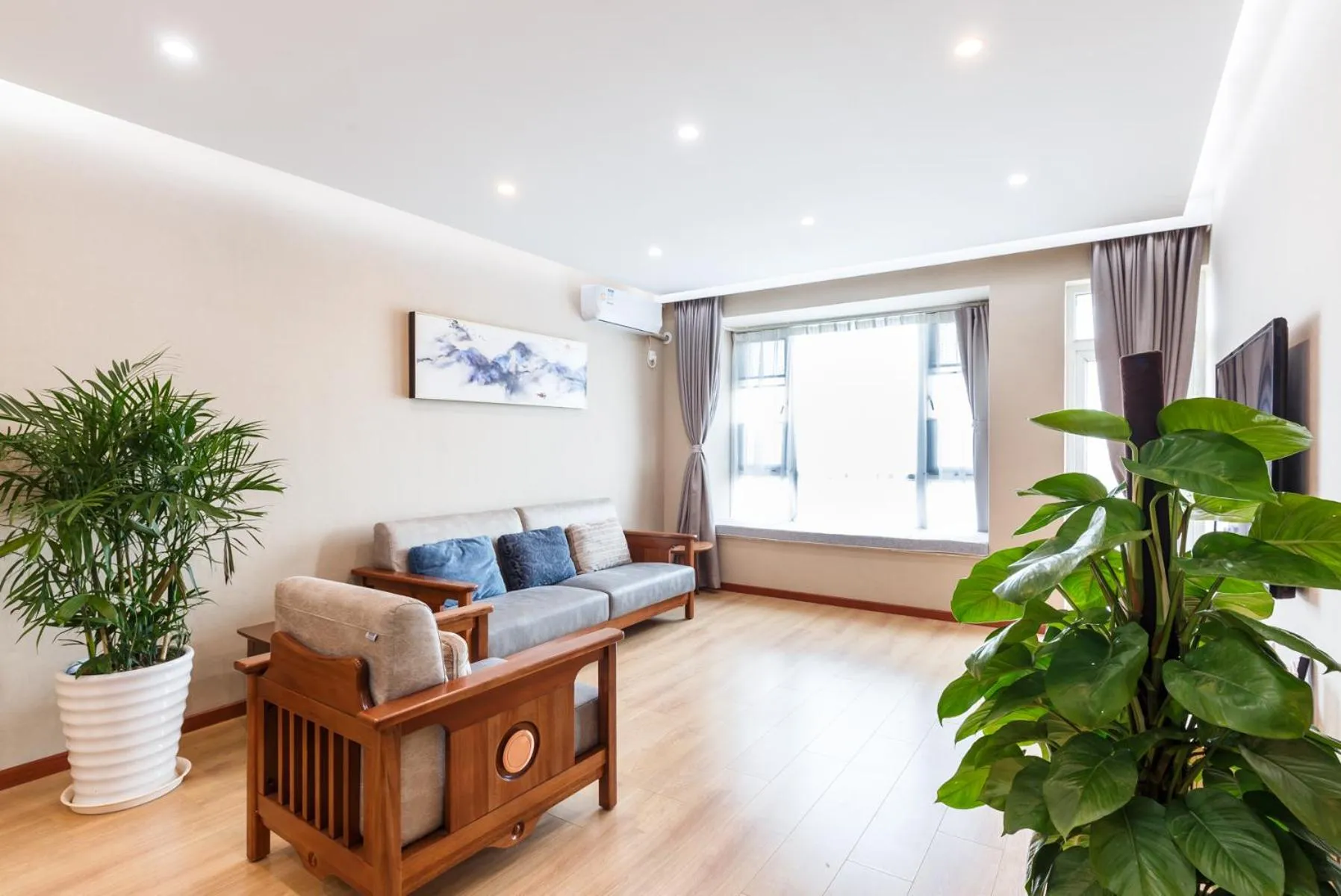 TV and multimedia in Shenzhen New Swan Castle Apartment