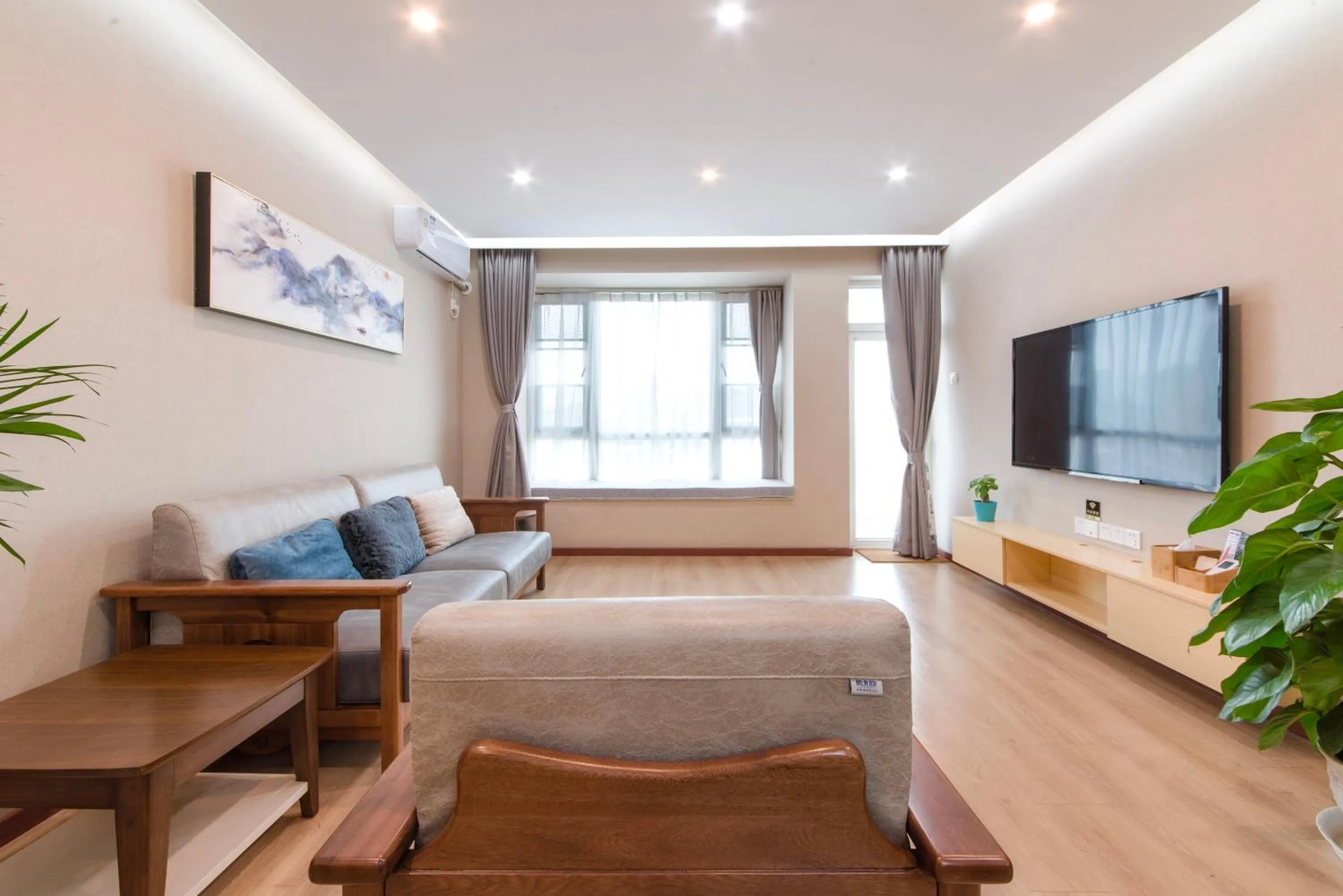 Living room in Shenzhen New Swan Castle Apartment