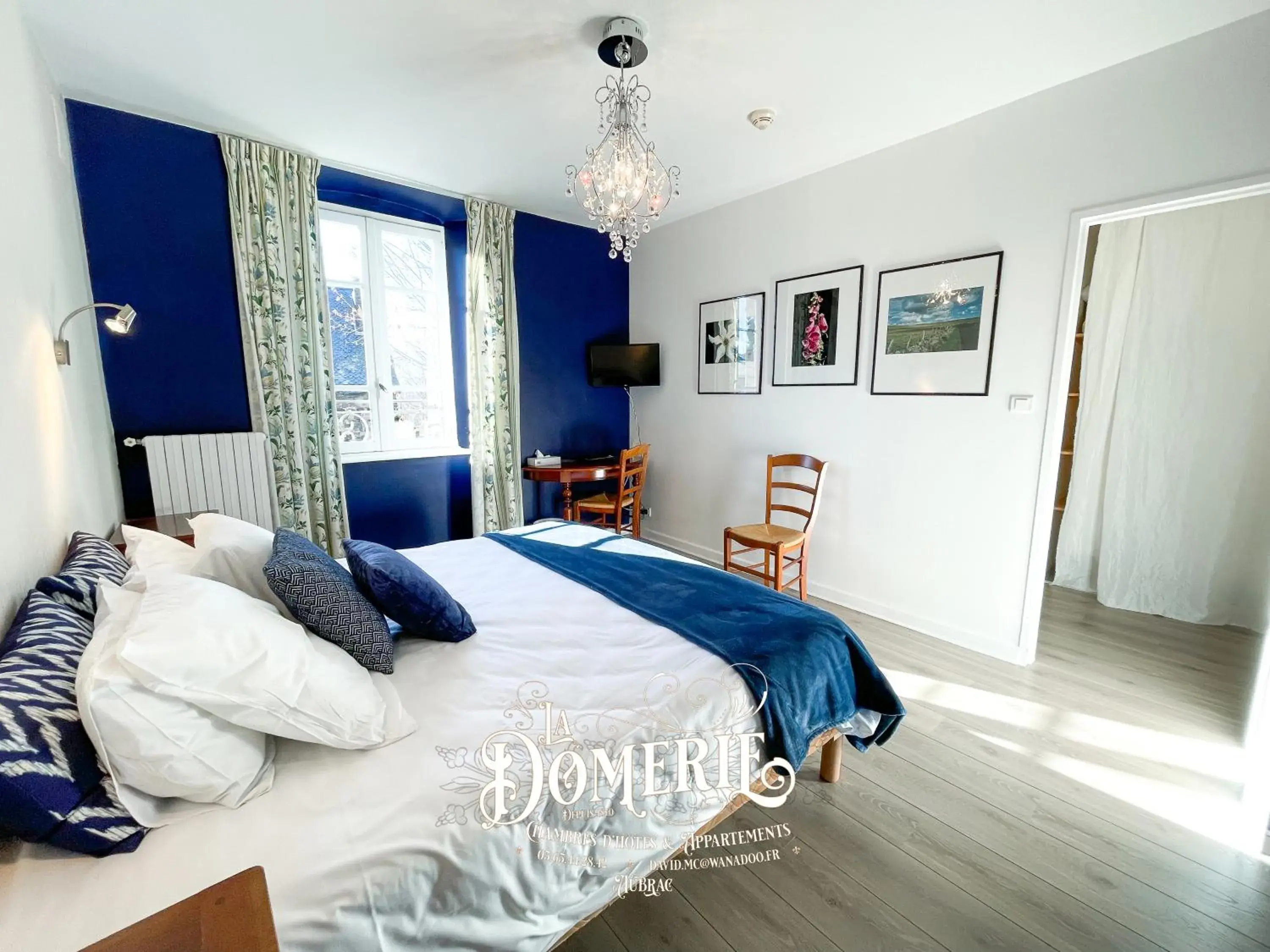 Double or Twin Room with Bathroom - single occupancy in La Domerie - Maison d'hôtes Double or Twin Room with Bathroom - single occupancy in La Domerie - Maison d'hôtes