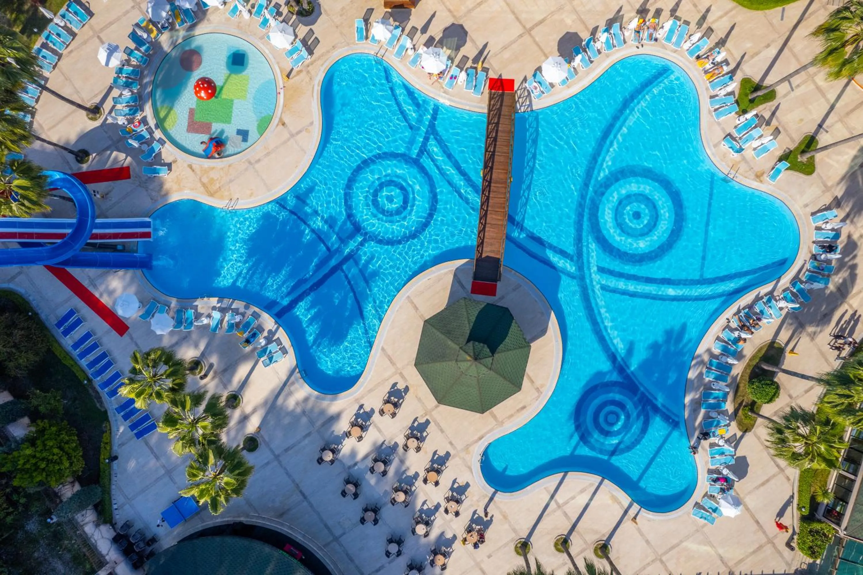 Swimming pool in Eldar Resort Hotel