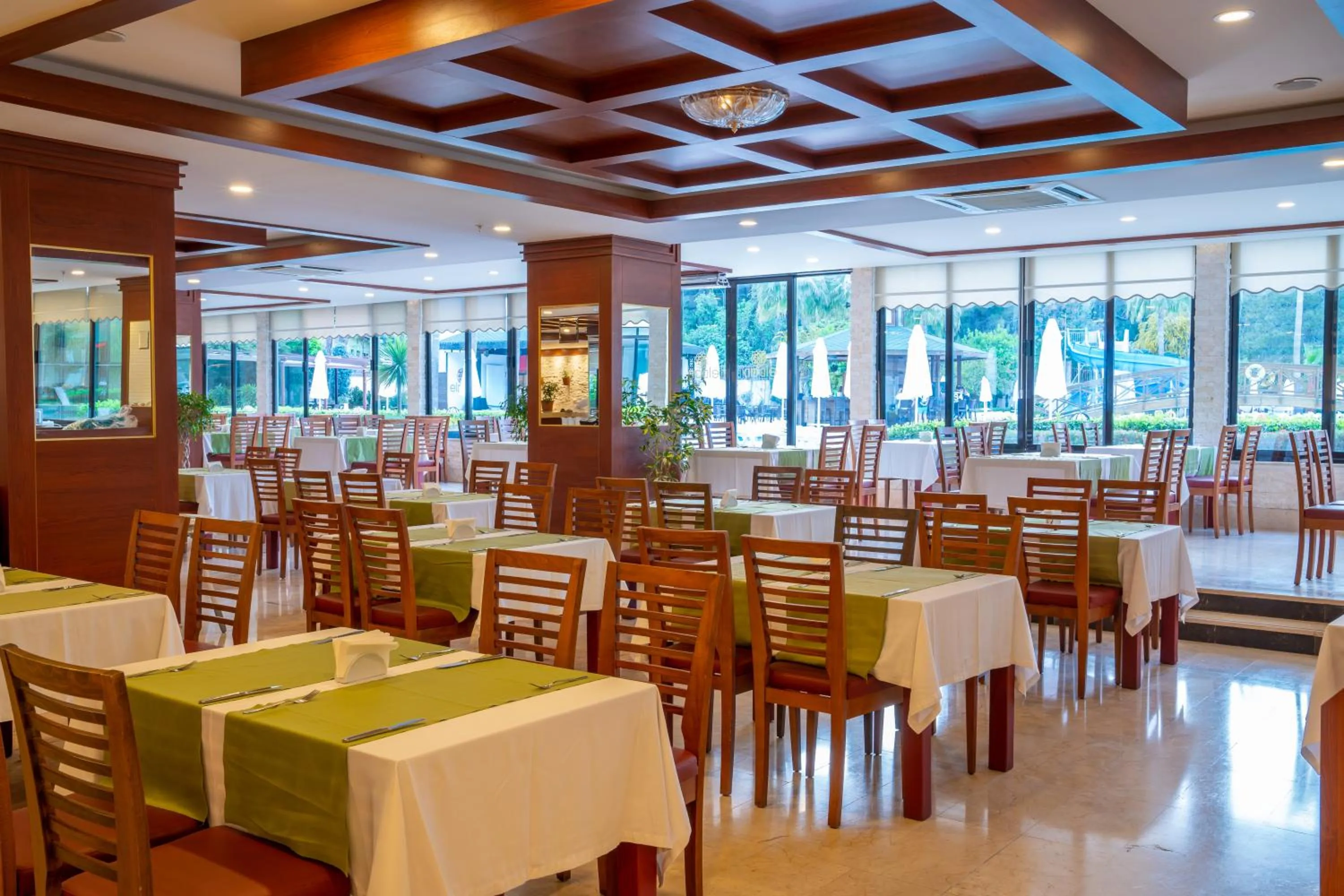 Restaurant/places to eat in Eldar Resort Hotel