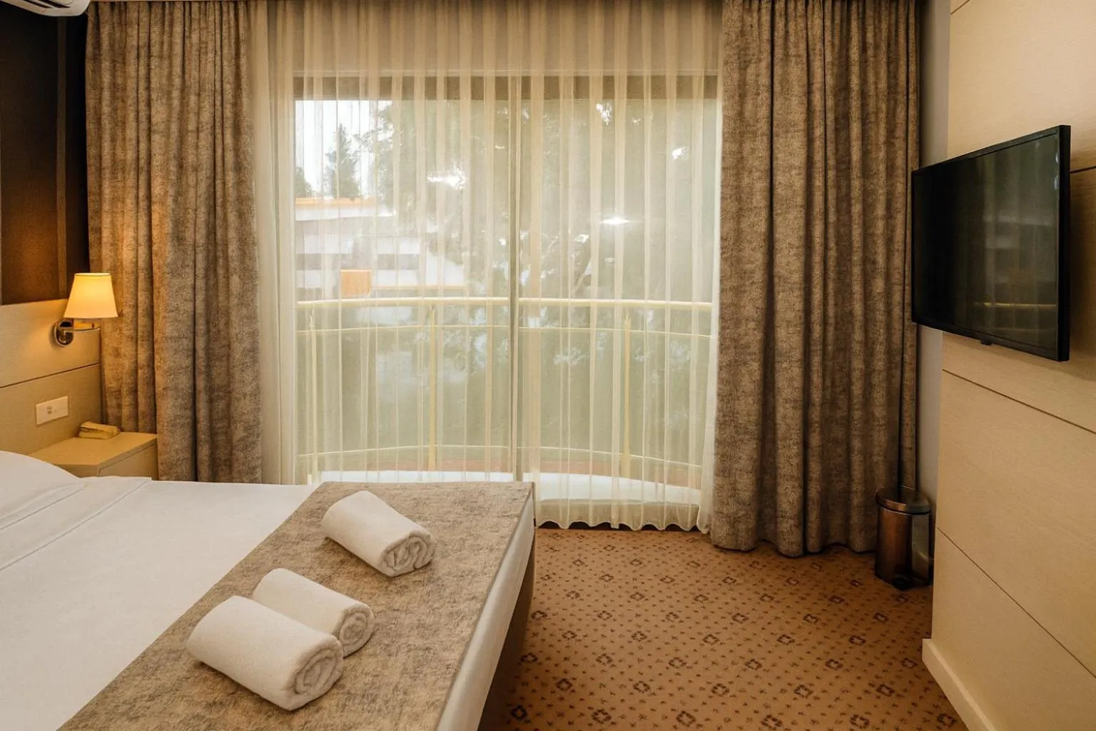 Bed in Eldar Resort Hotel