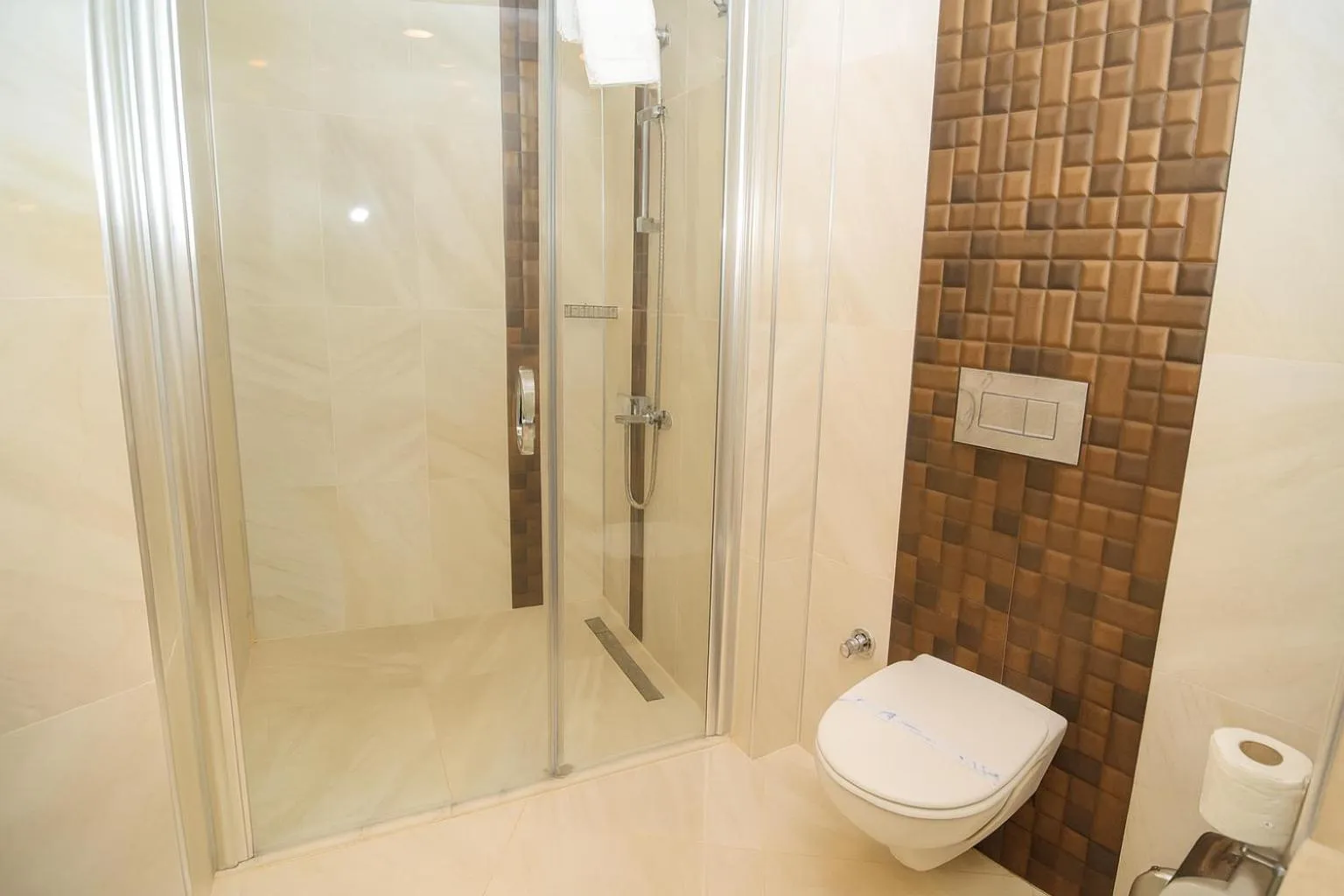 Shower in Eldar Resort Hotel