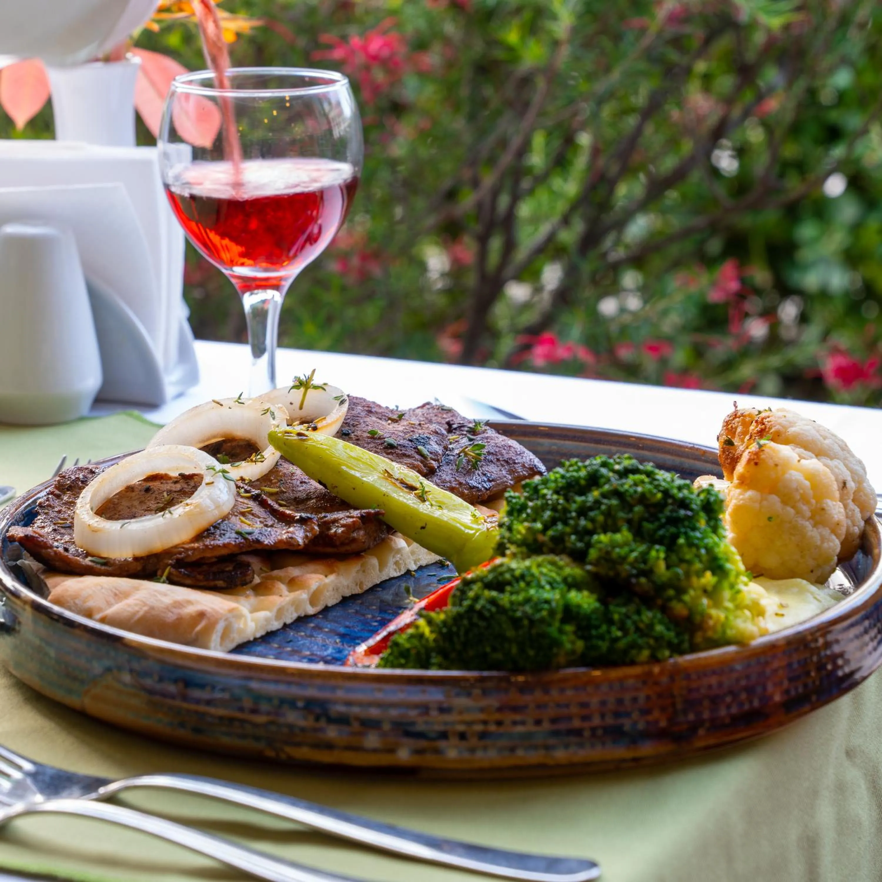 Restaurant/places to eat in Eldar Resort Hotel