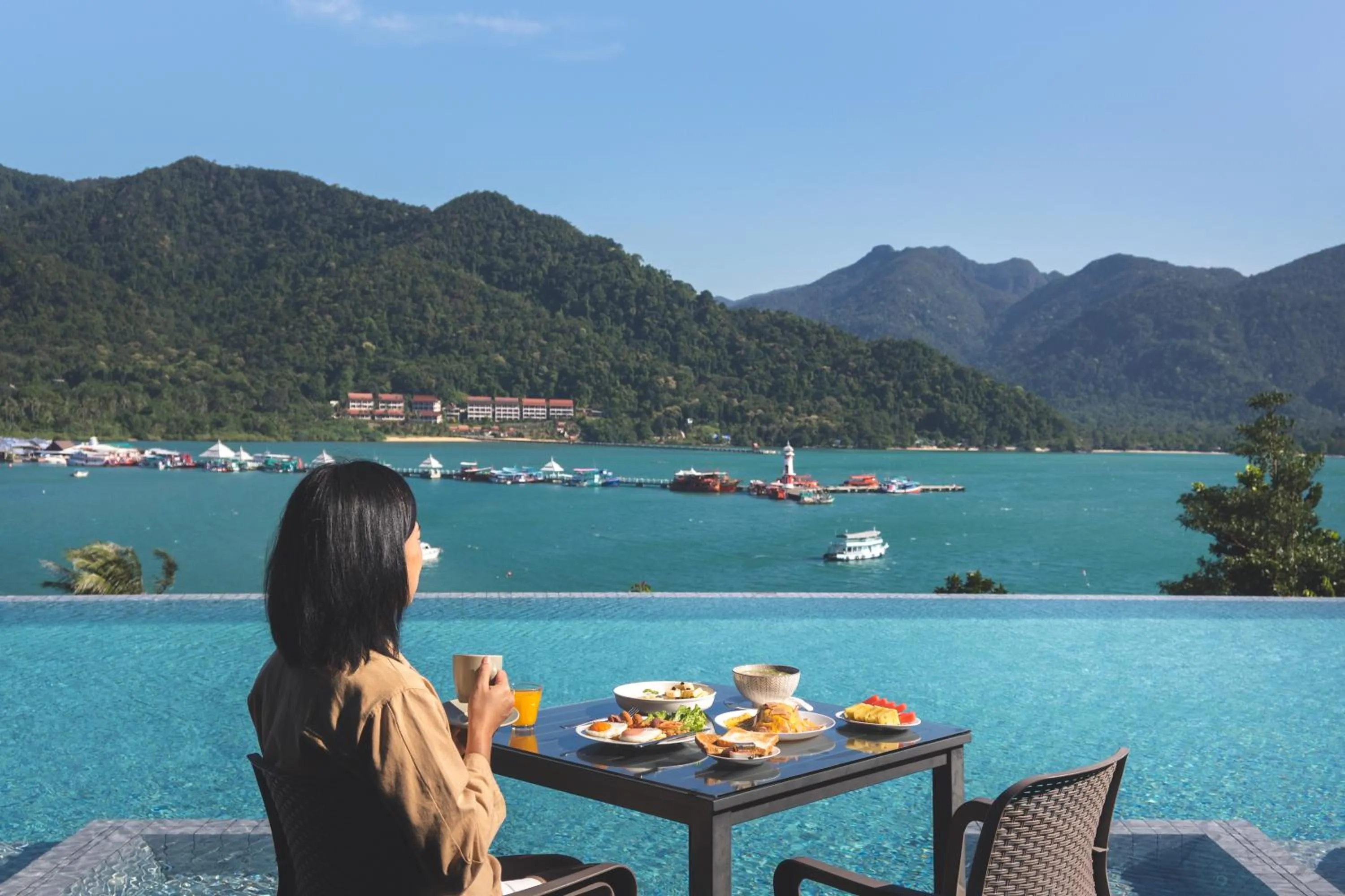 Dining area in Bhuvarin Resort