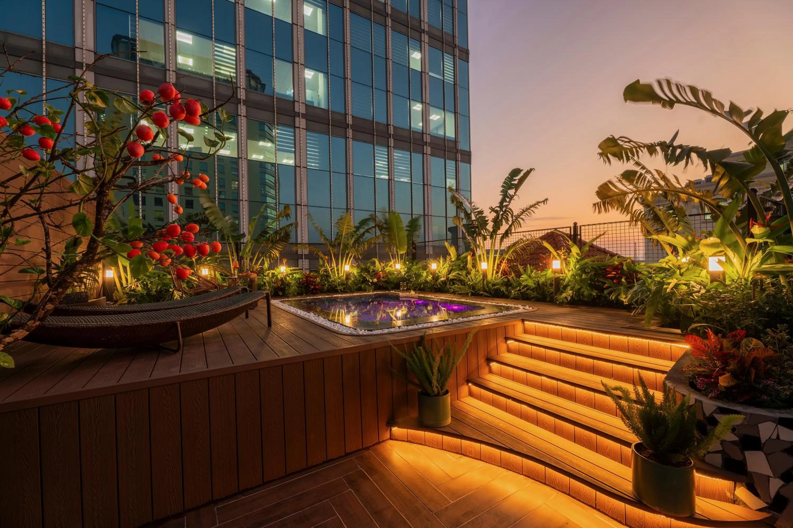 Pool view in GRAND CITITEL Hanoi Hotel & Spa