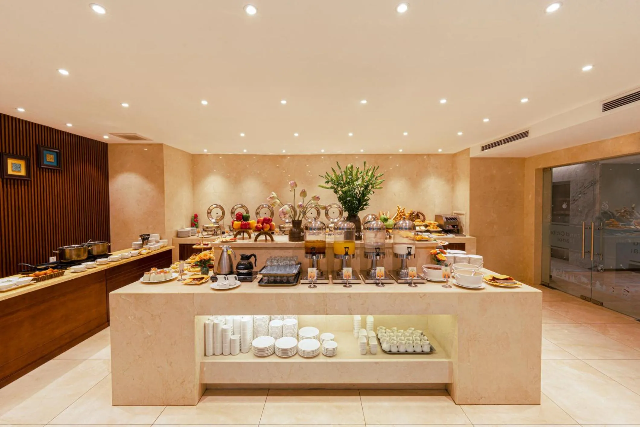 Buffet breakfast in GRAND CITITEL Hanoi Hotel & Spa