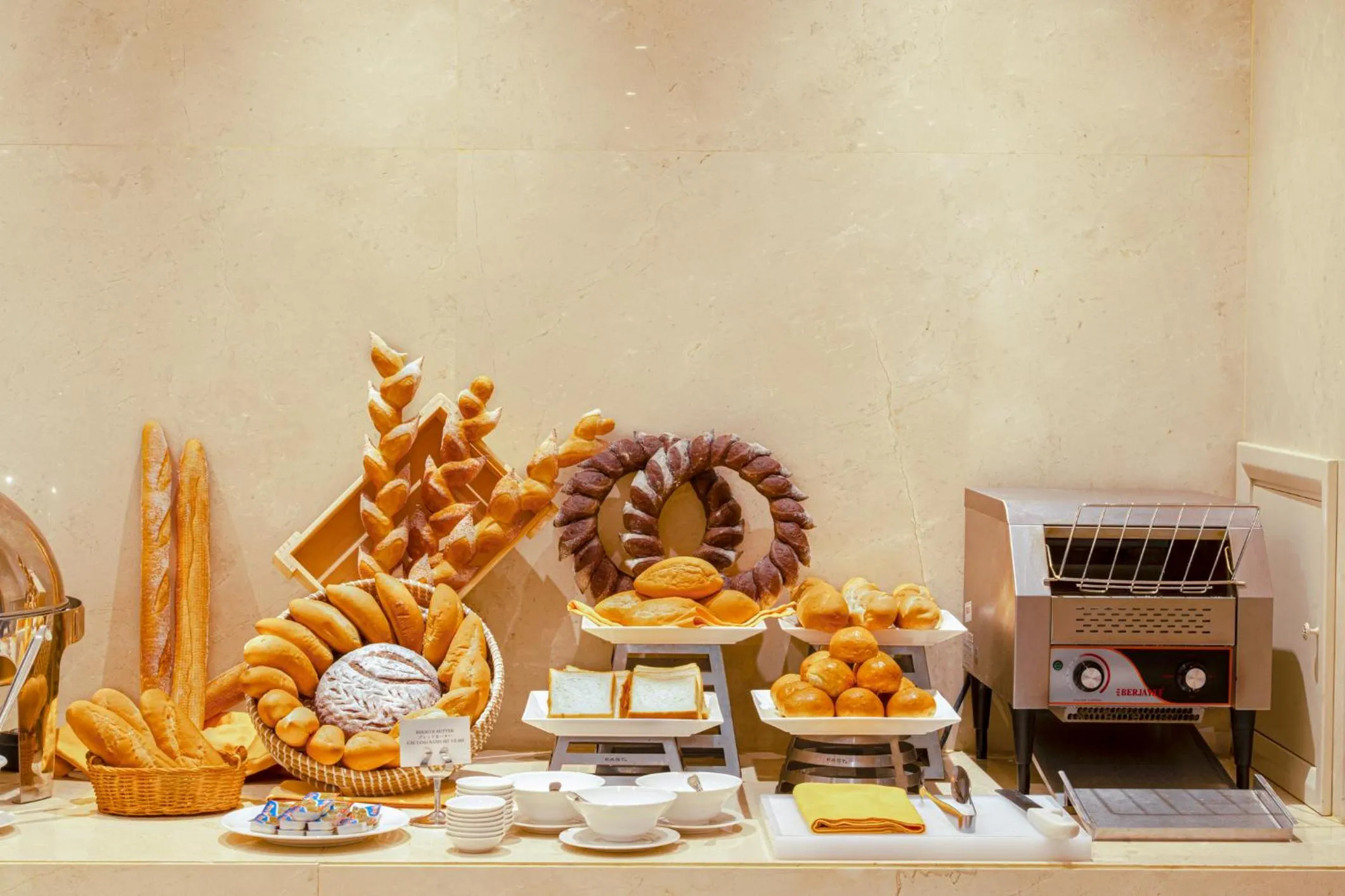 Buffet breakfast in GRAND CITITEL Hanoi Hotel & Spa