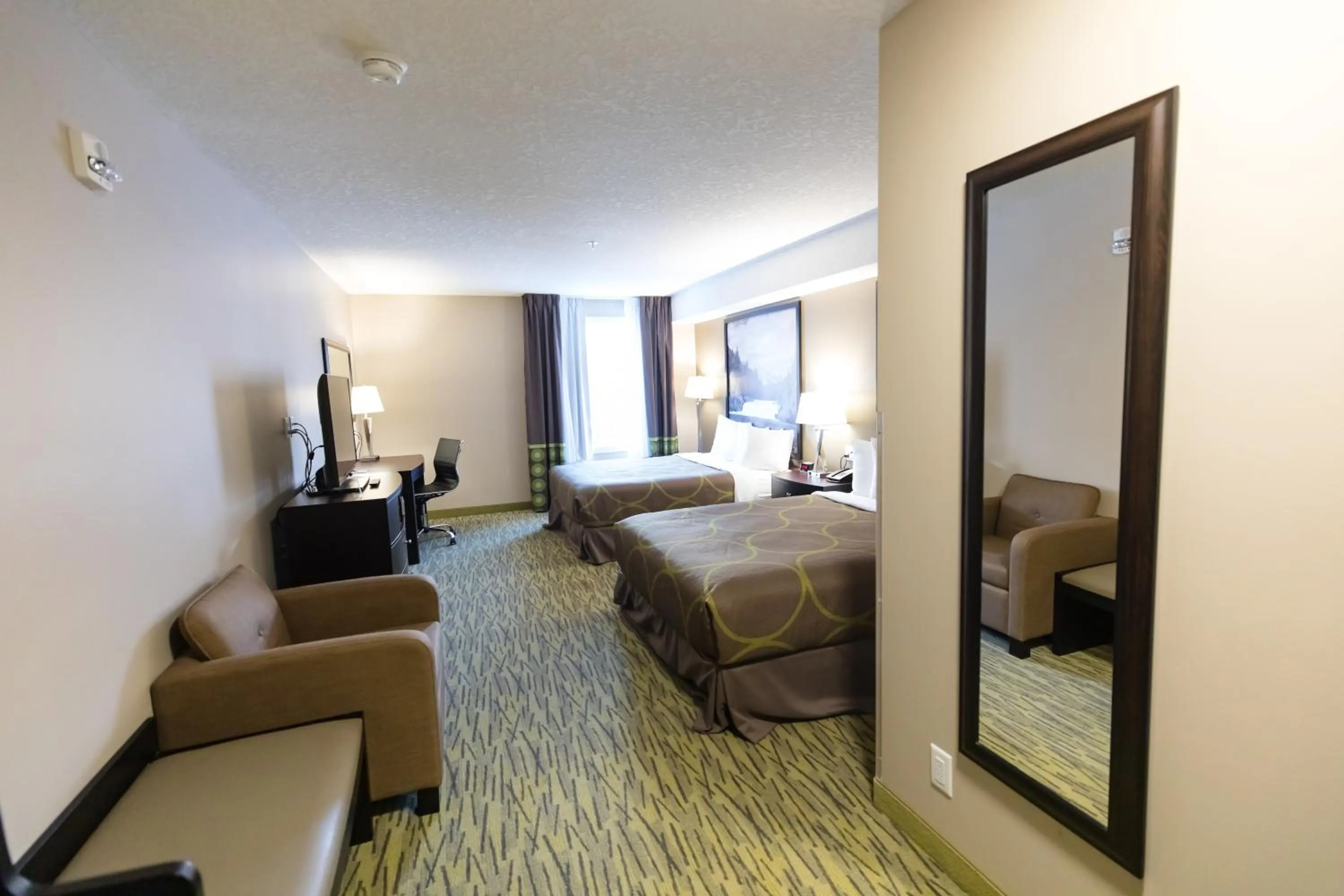 Photo of the whole room, Bed in Super 8 by Wyndham Canmore