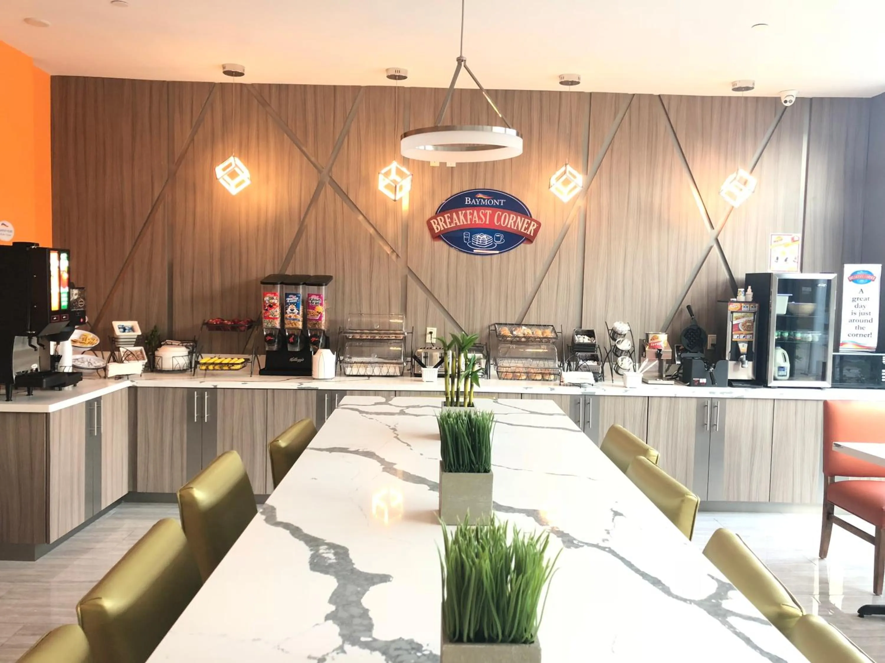 Restaurant/places to eat in Baymont by Wyndham Houston Hobby Airport