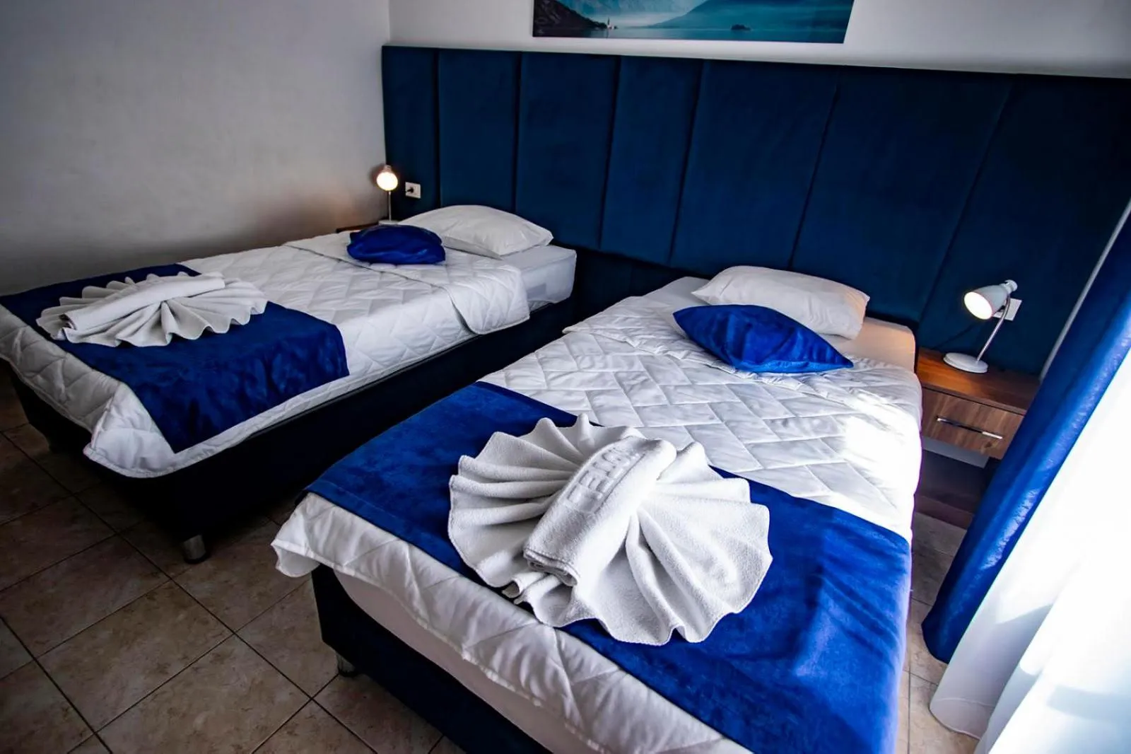Bed in Hotel Play
