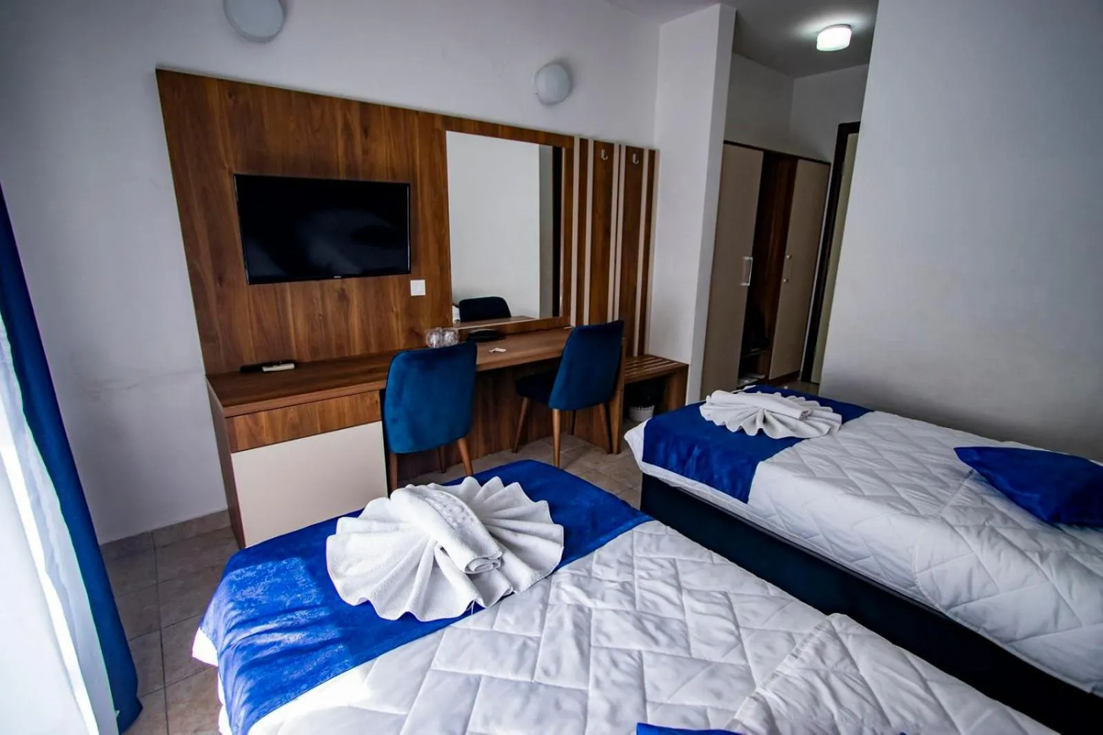 Bed in Hotel Play