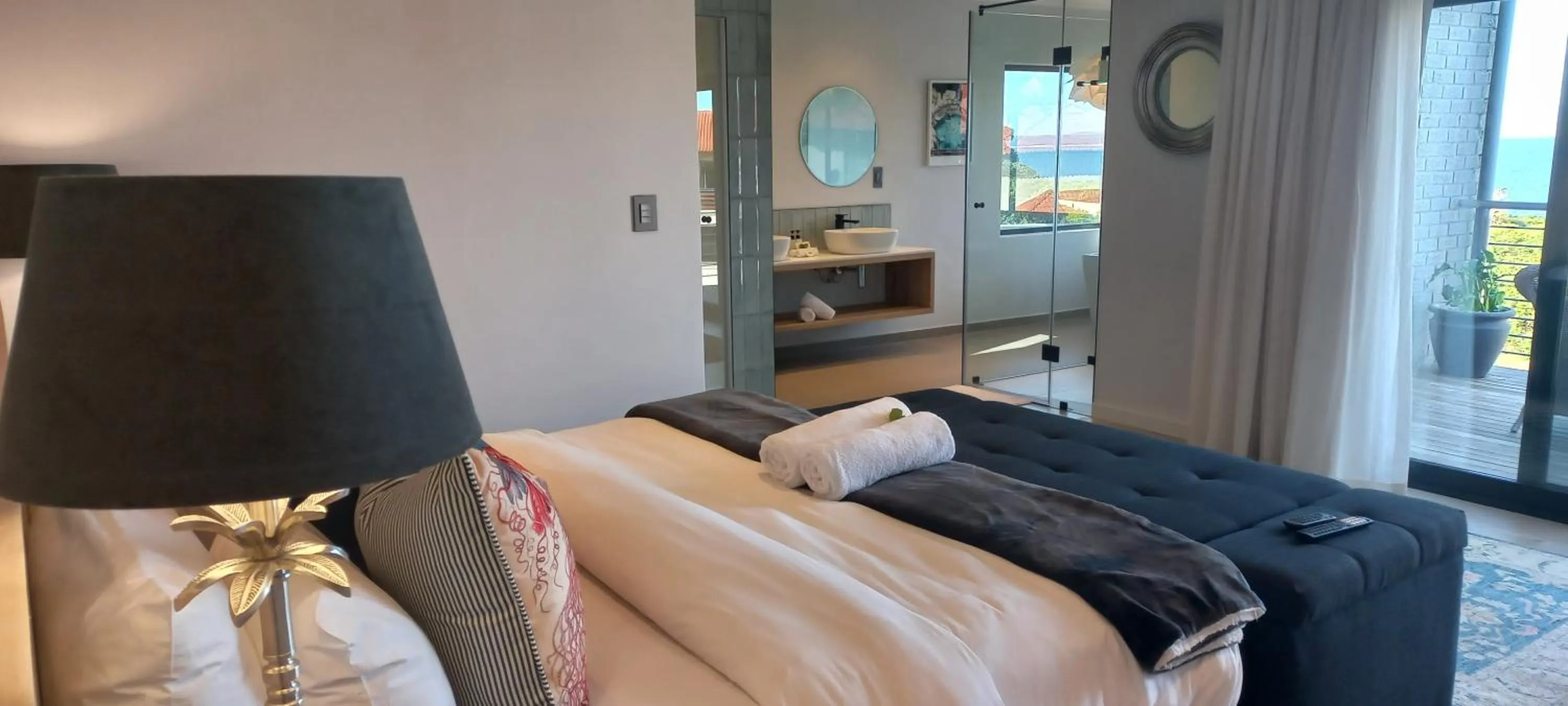 Photo of the whole room, Bed in The Whale's Tale Guesthouse