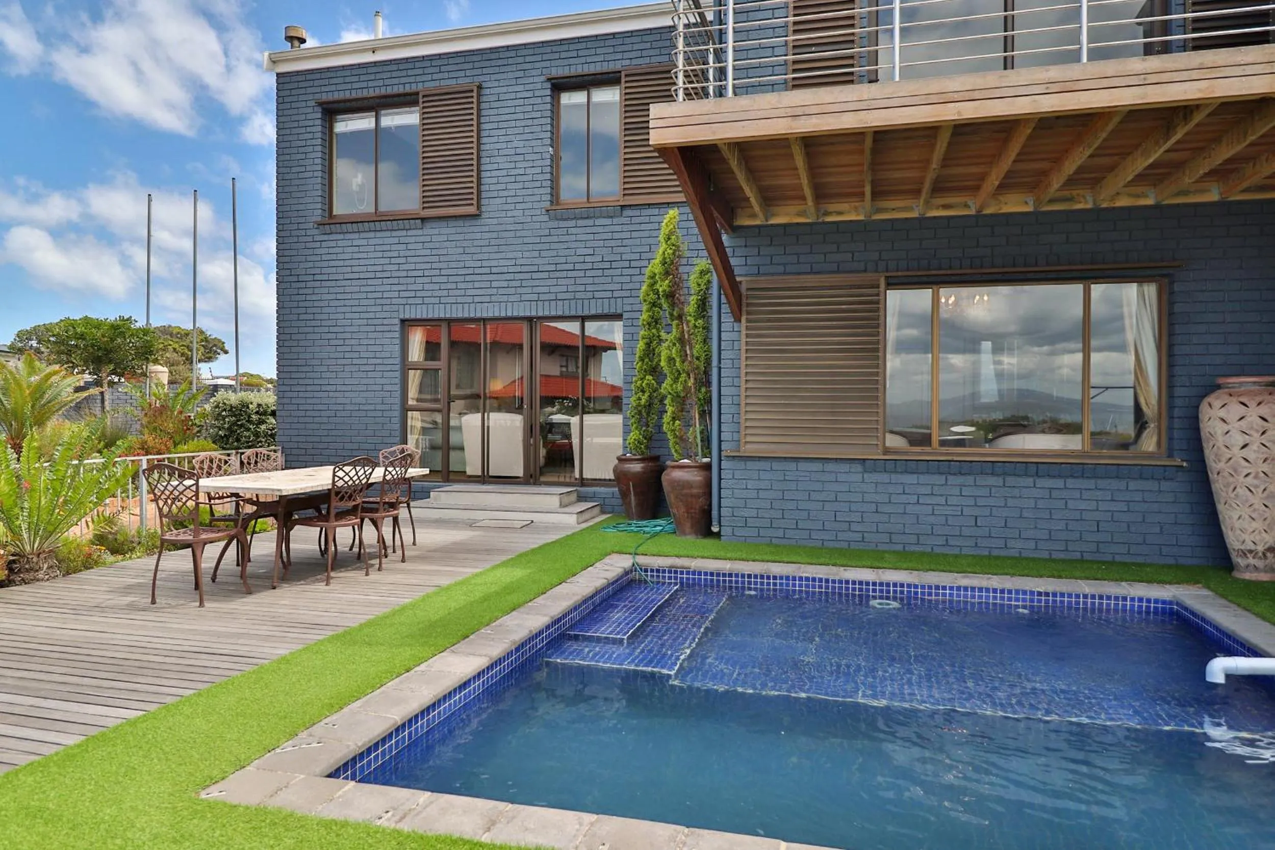 Swimming pool in The Whale's Tale Guesthouse