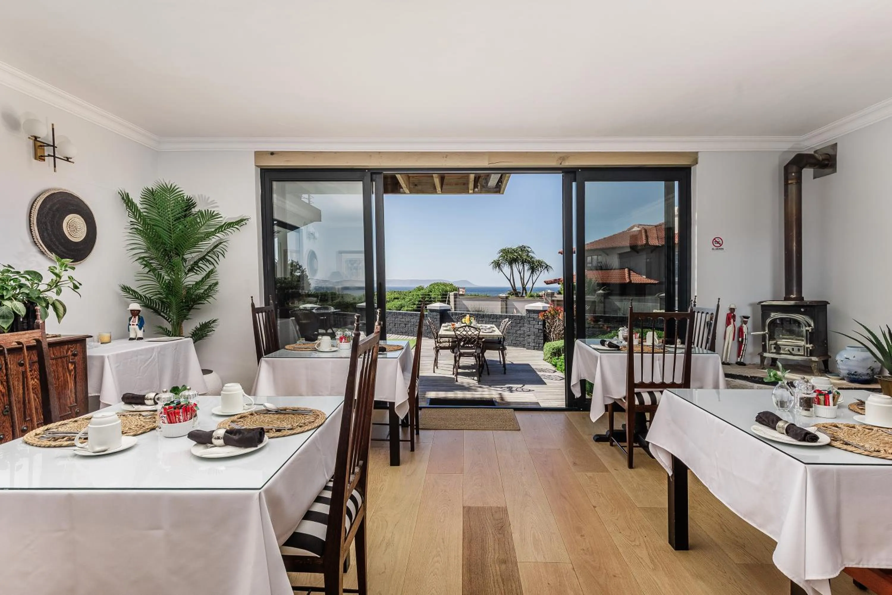 Dining area in The Whale's Tale Guesthouse