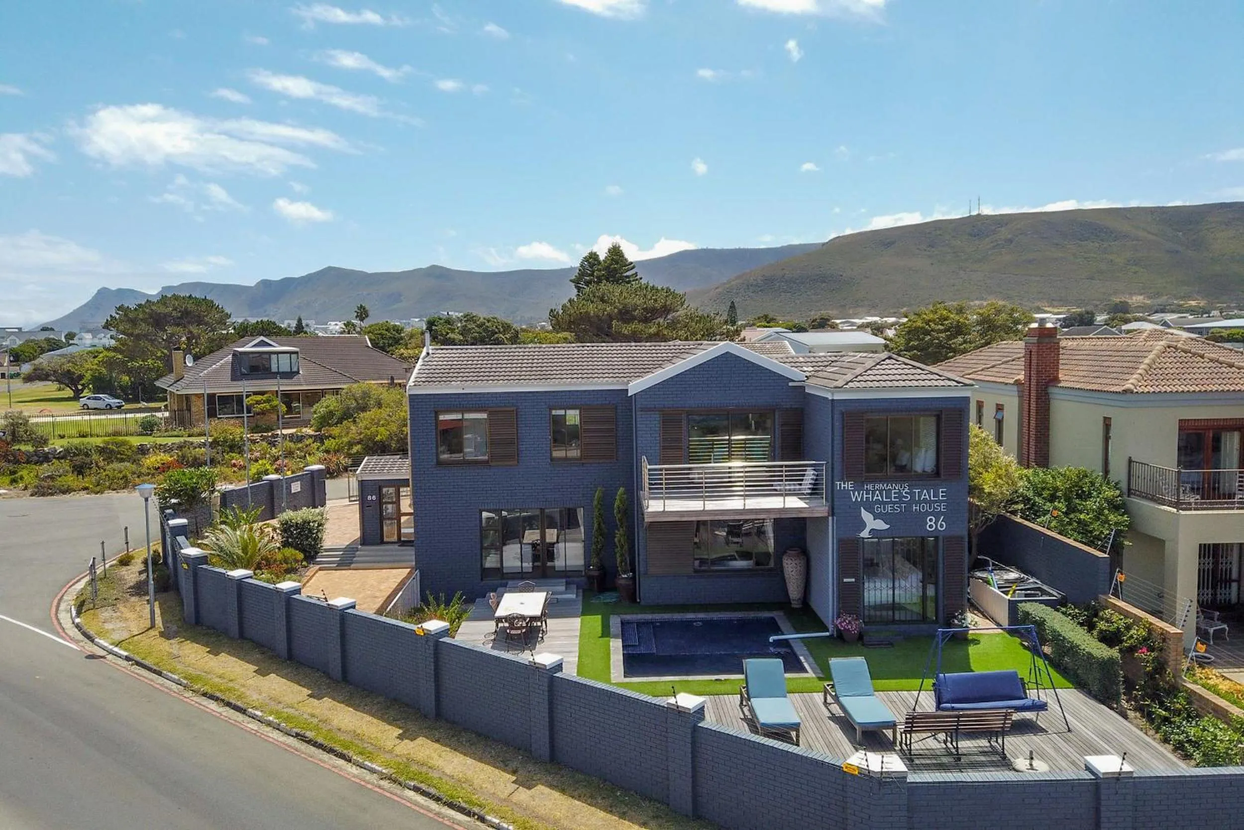 Facade/entrance in The Whale's Tale Guesthouse