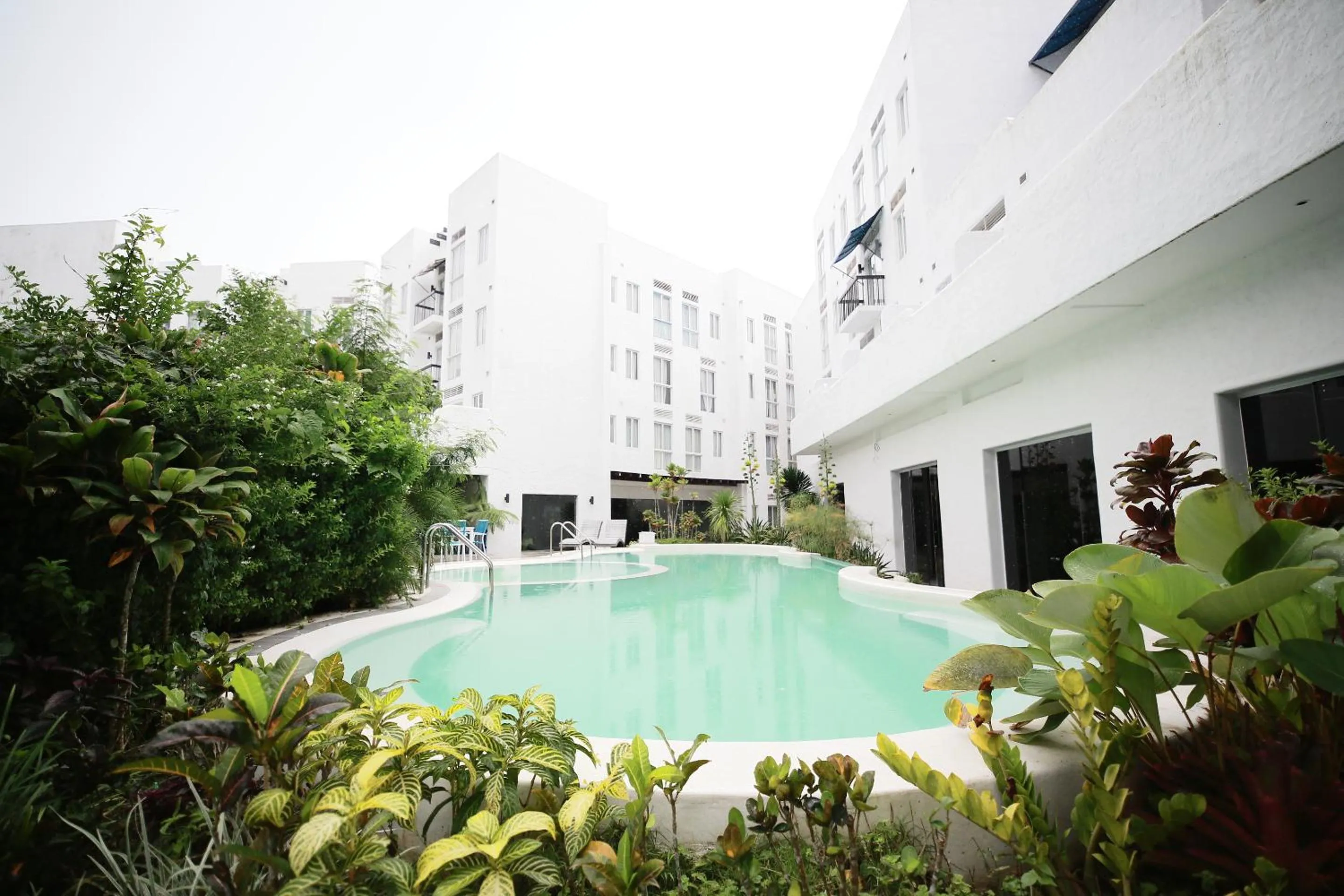 Swimming pool in La Bella Boutique Hotel