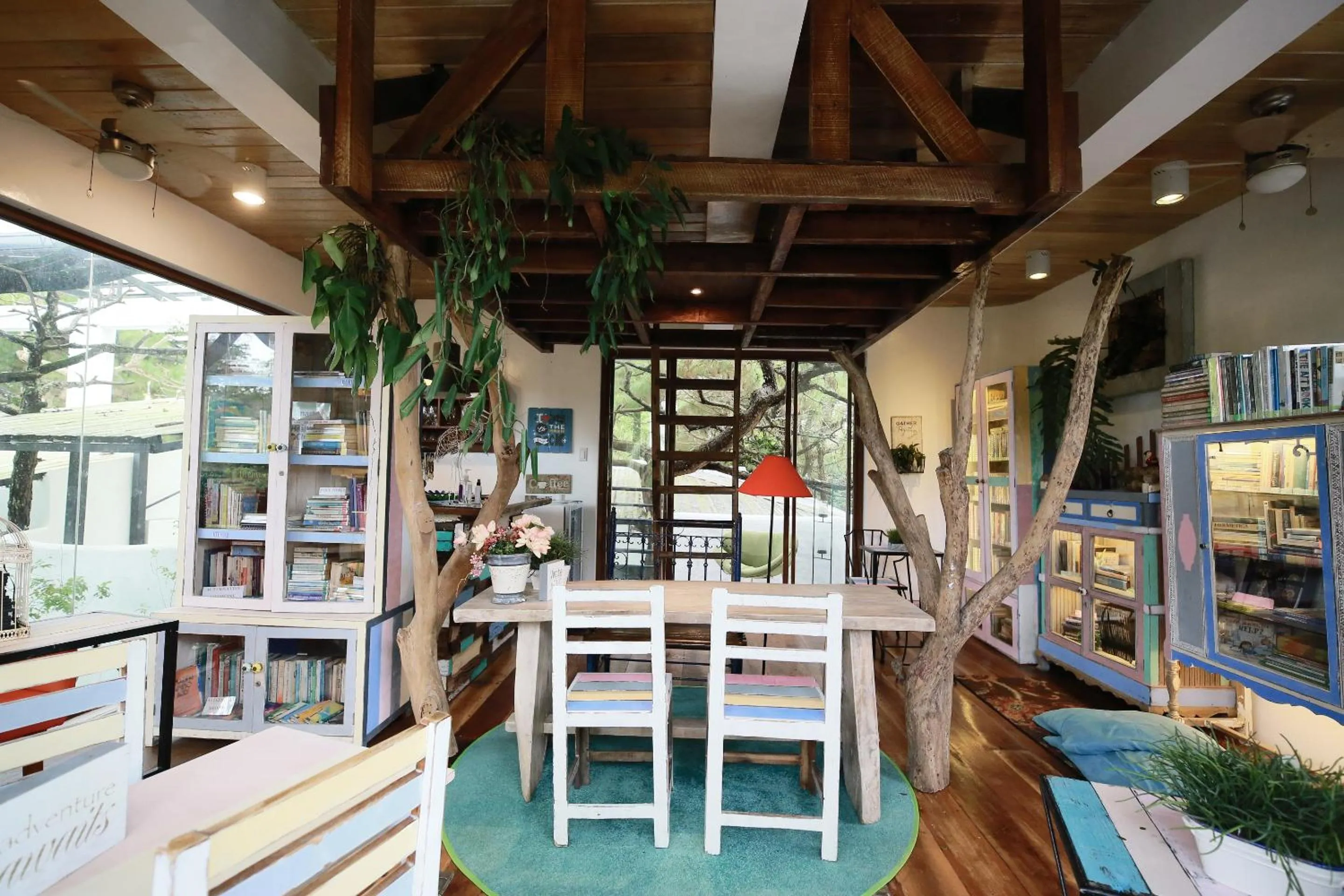 Library in La Bella Boutique Hotel