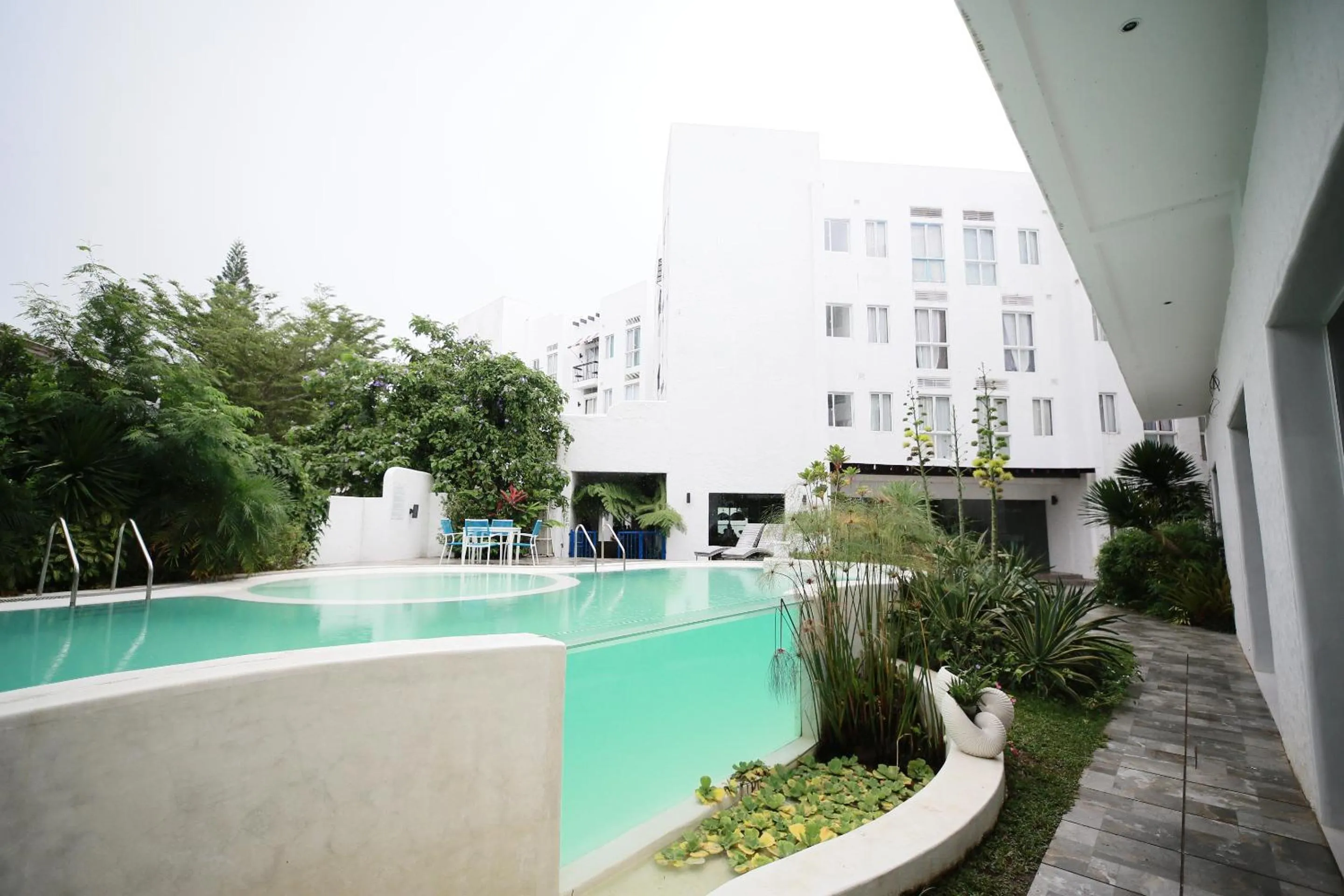 Swimming pool in La Bella Boutique Hotel