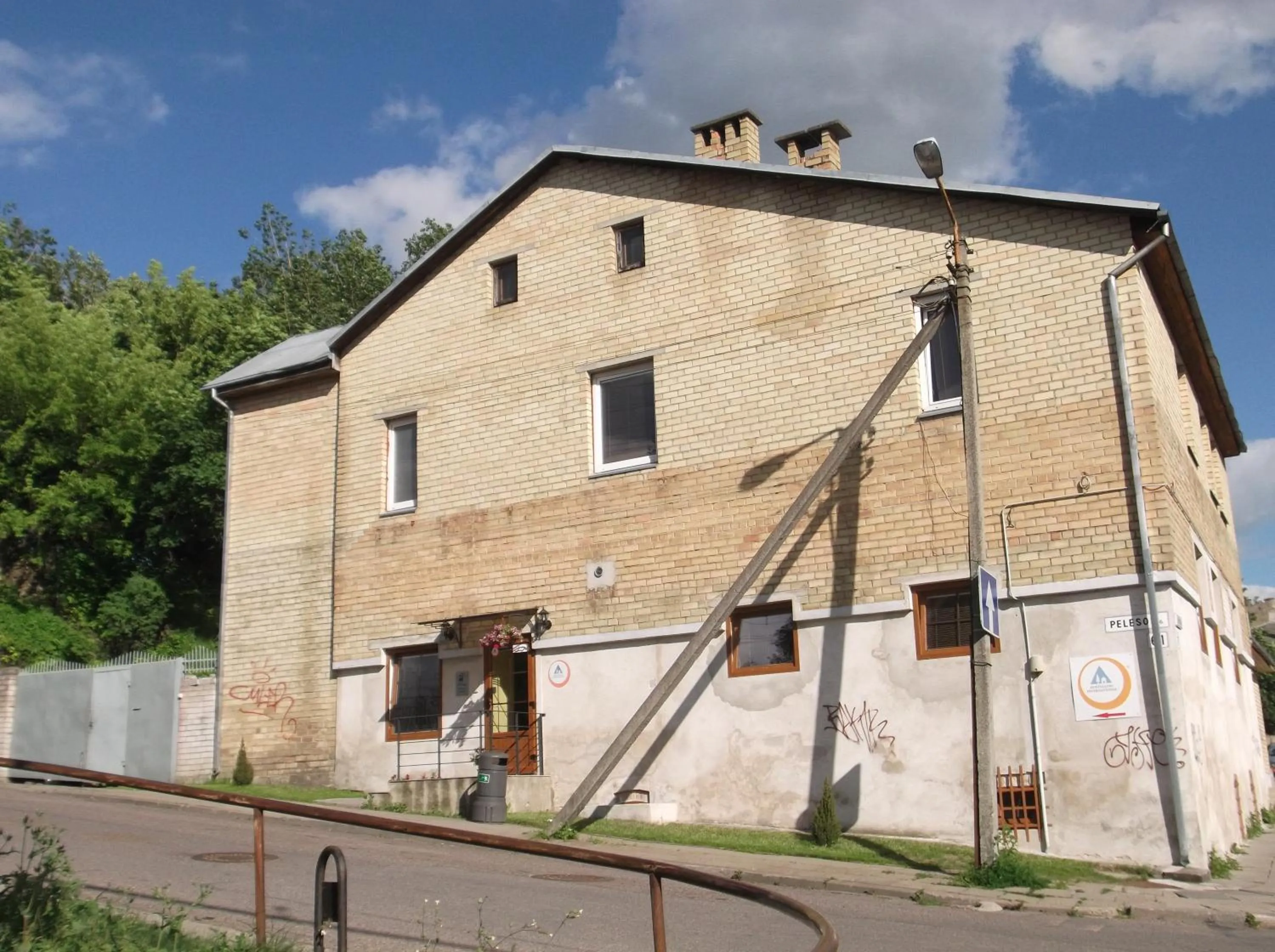 Facade/entrance in Fortuna Hostel