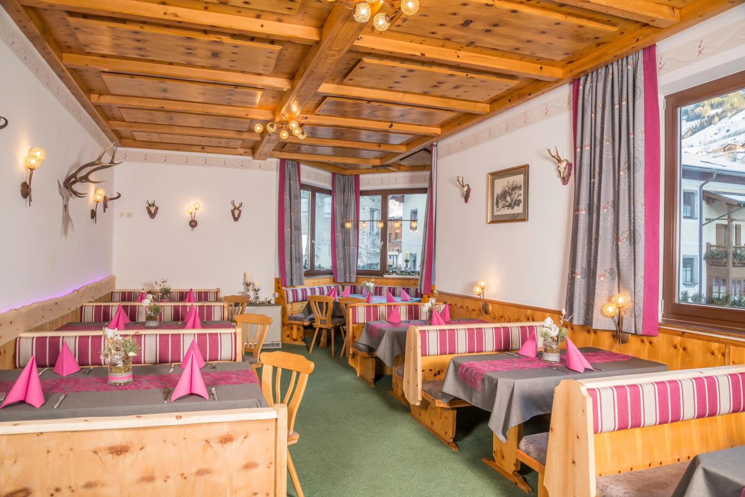 Restaurant/places to eat in Hotel - Restaurant Platzwirt