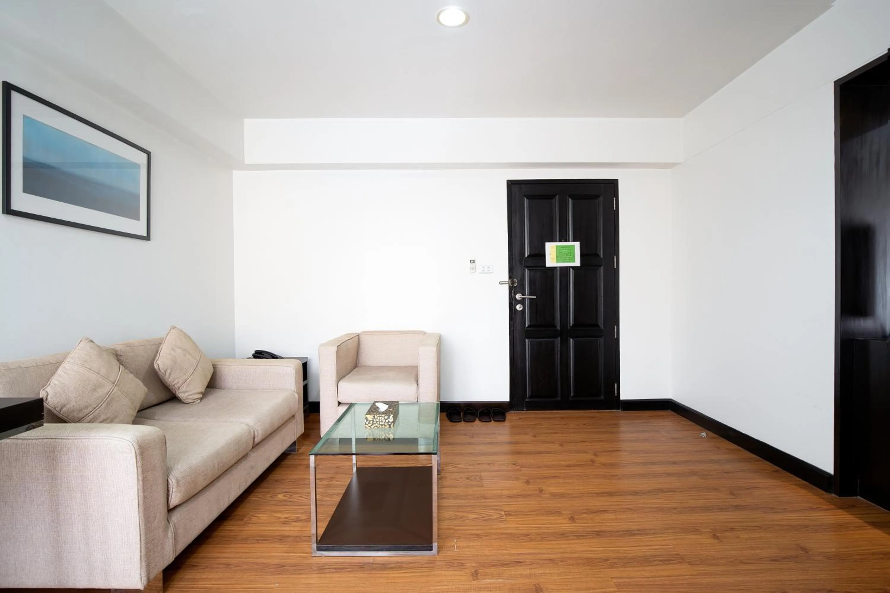 Living room in Lily Hotel Bangkok