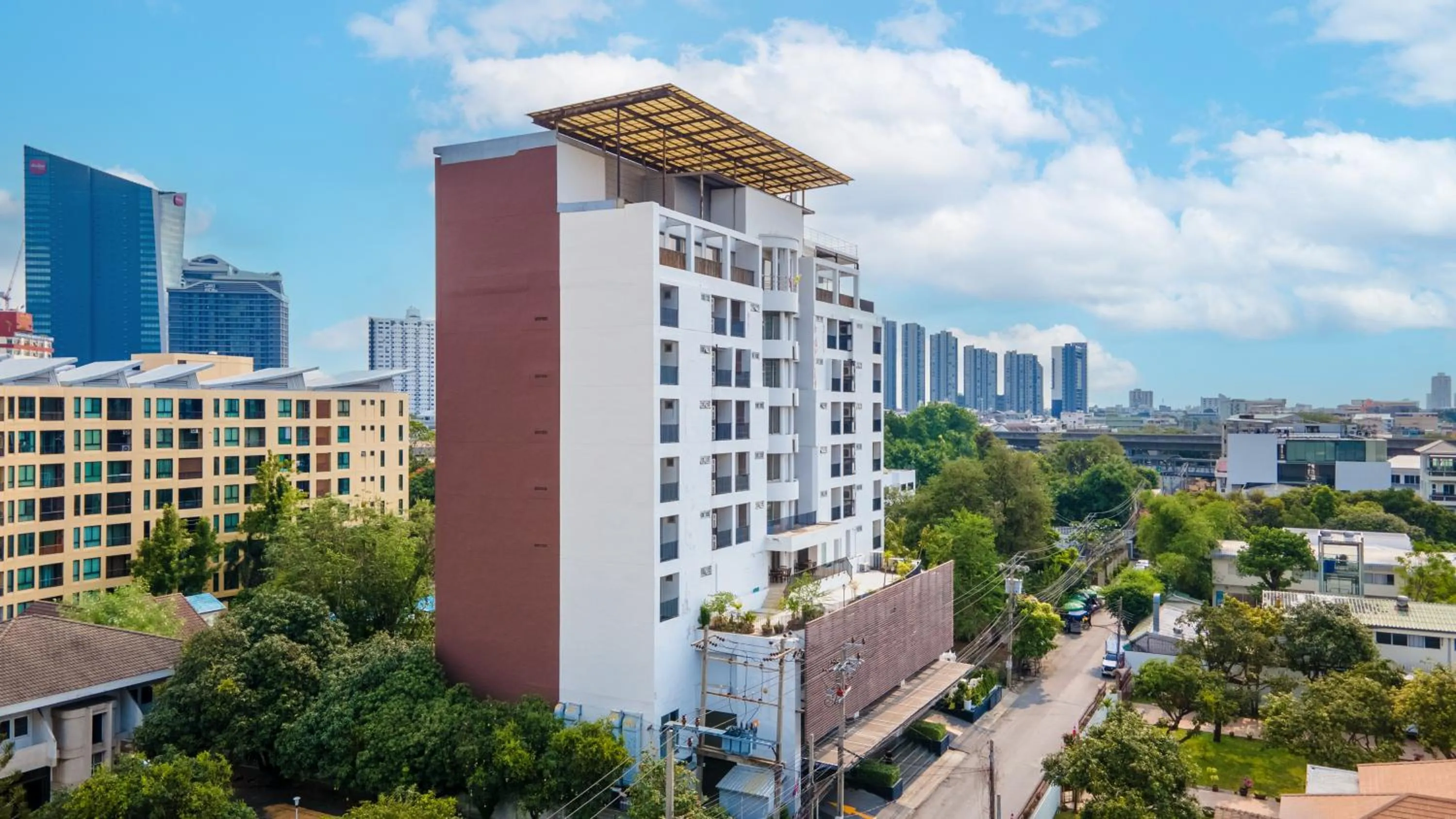 Property building in Lily Hotel Bangkok