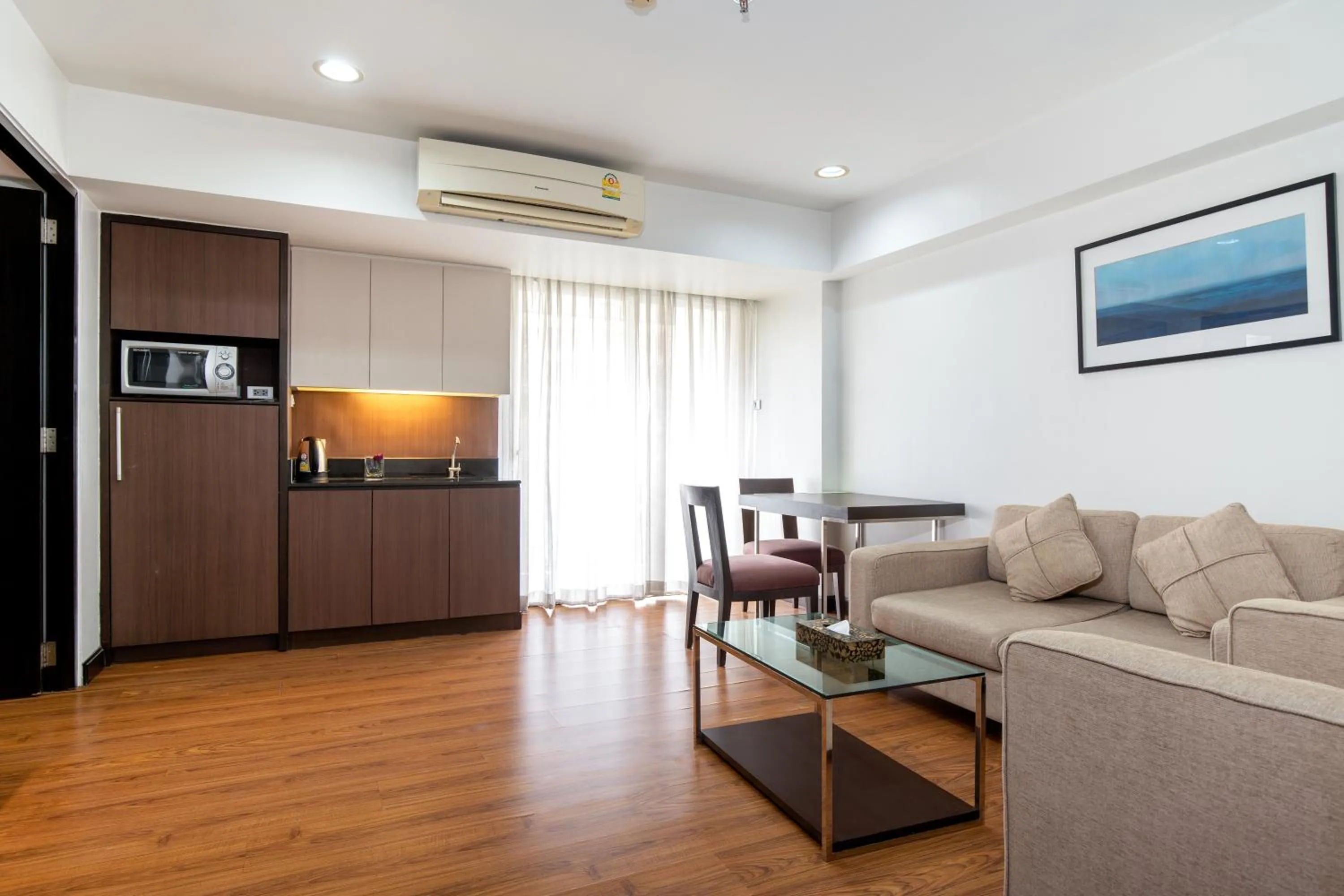 Living room in Lily Hotel Bangkok