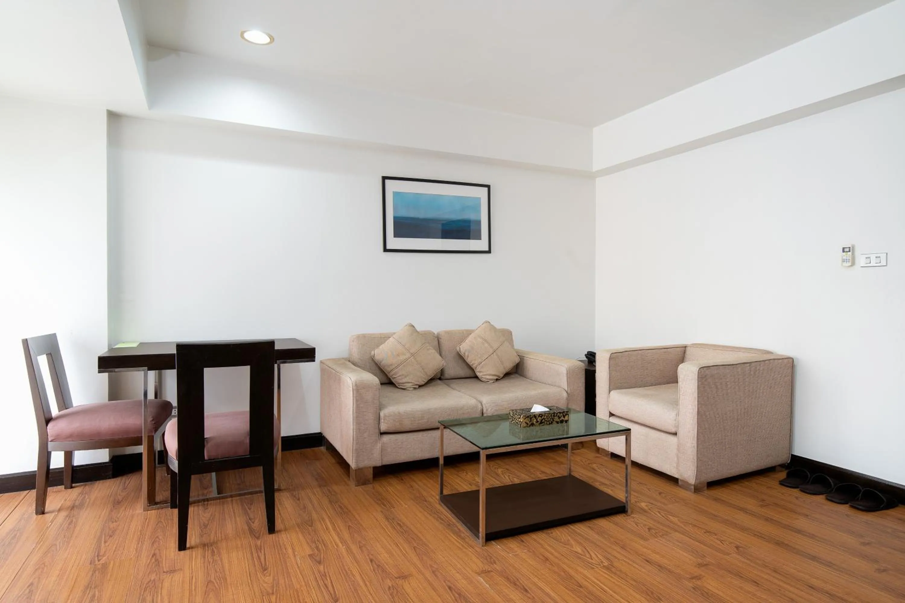 Seating area in Lily Hotel Bangkok