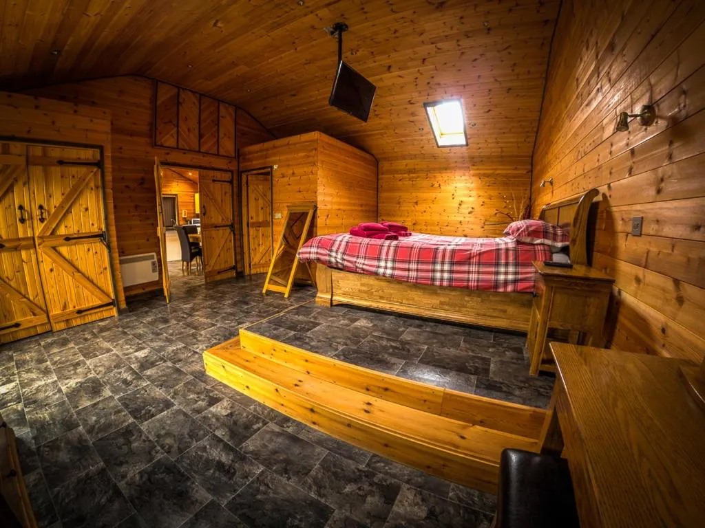 Bedroom, Bed in New Forest Lodges