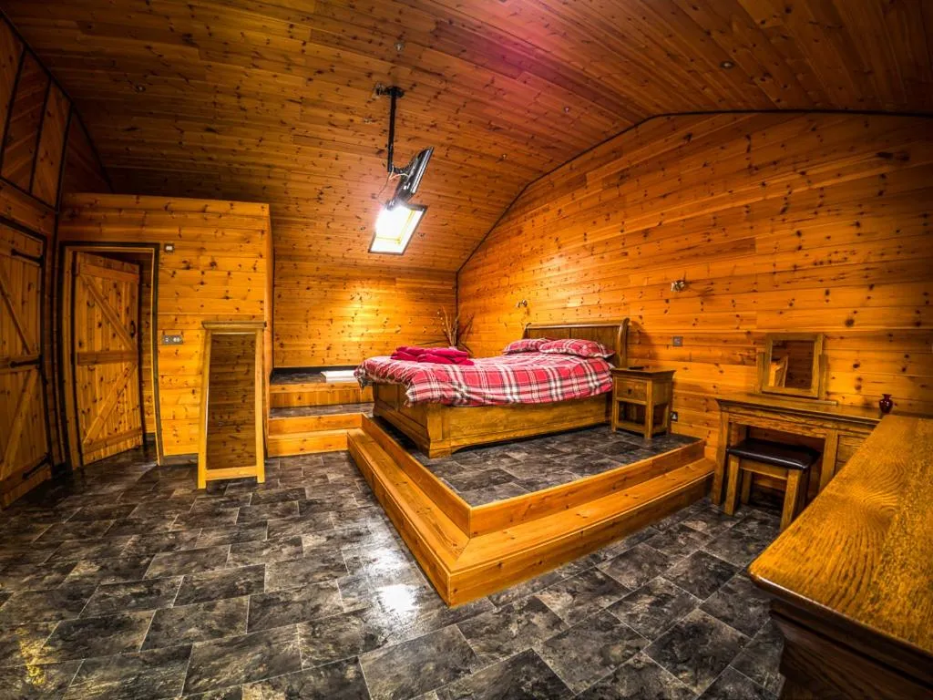 Bedroom, Bed in New Forest Lodges