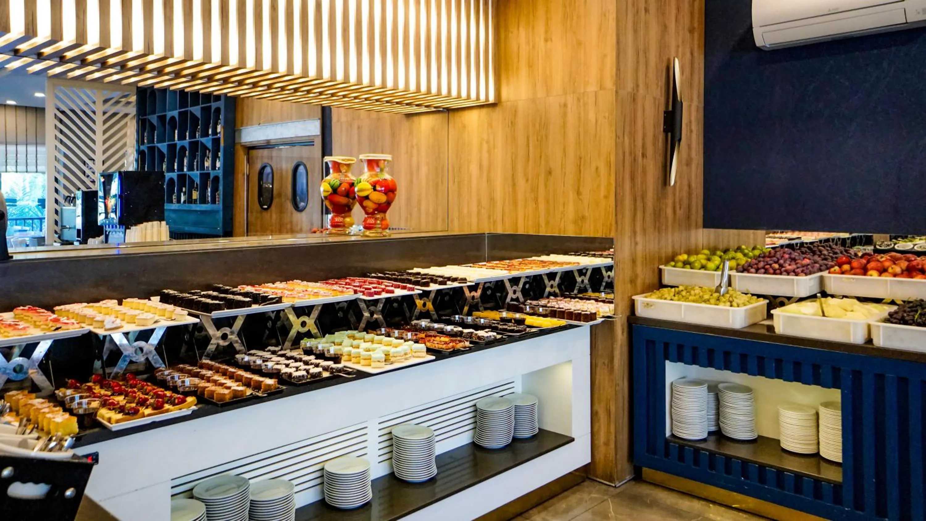 Food and drinks in Istanbul Beach Hotel - All Inclusive