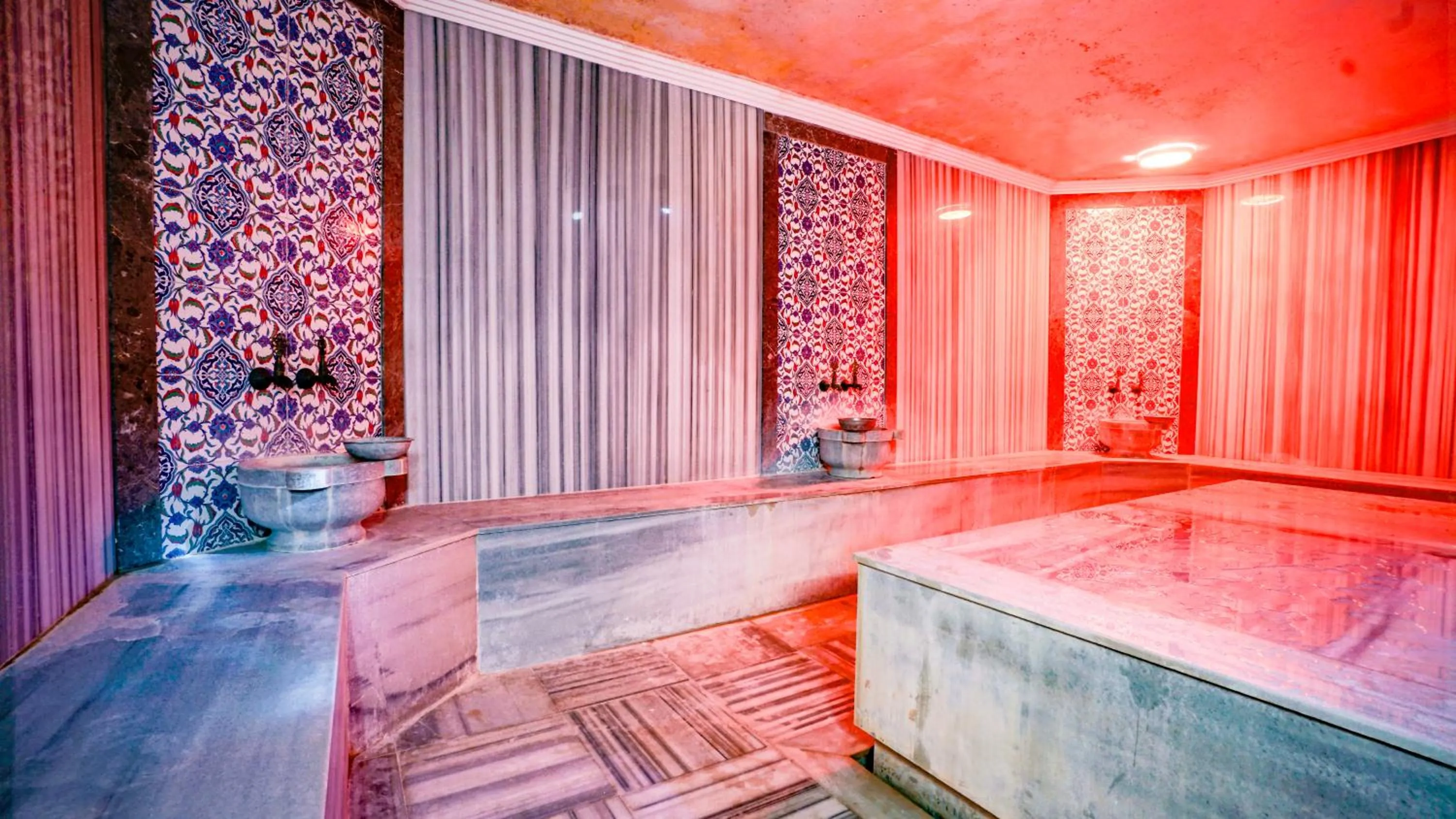 Public Bath in Istanbul Beach Hotel - All Inclusive