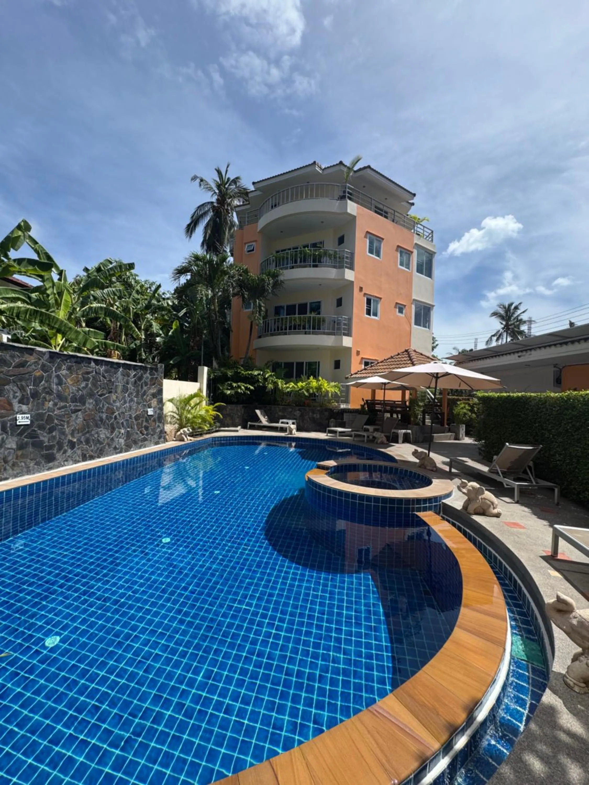 Property building in Chaweng Noi Residence