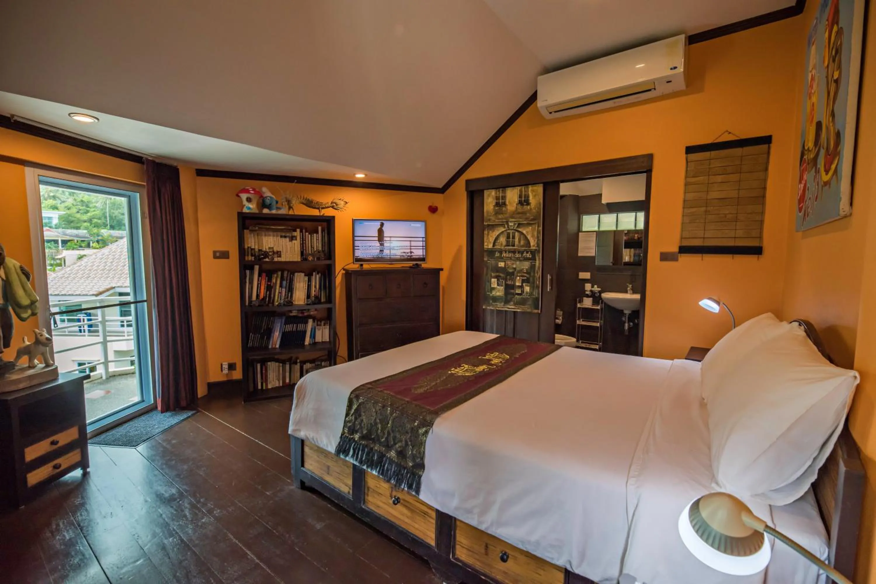 Photo of the whole room, Bed in Chaweng Noi Residence