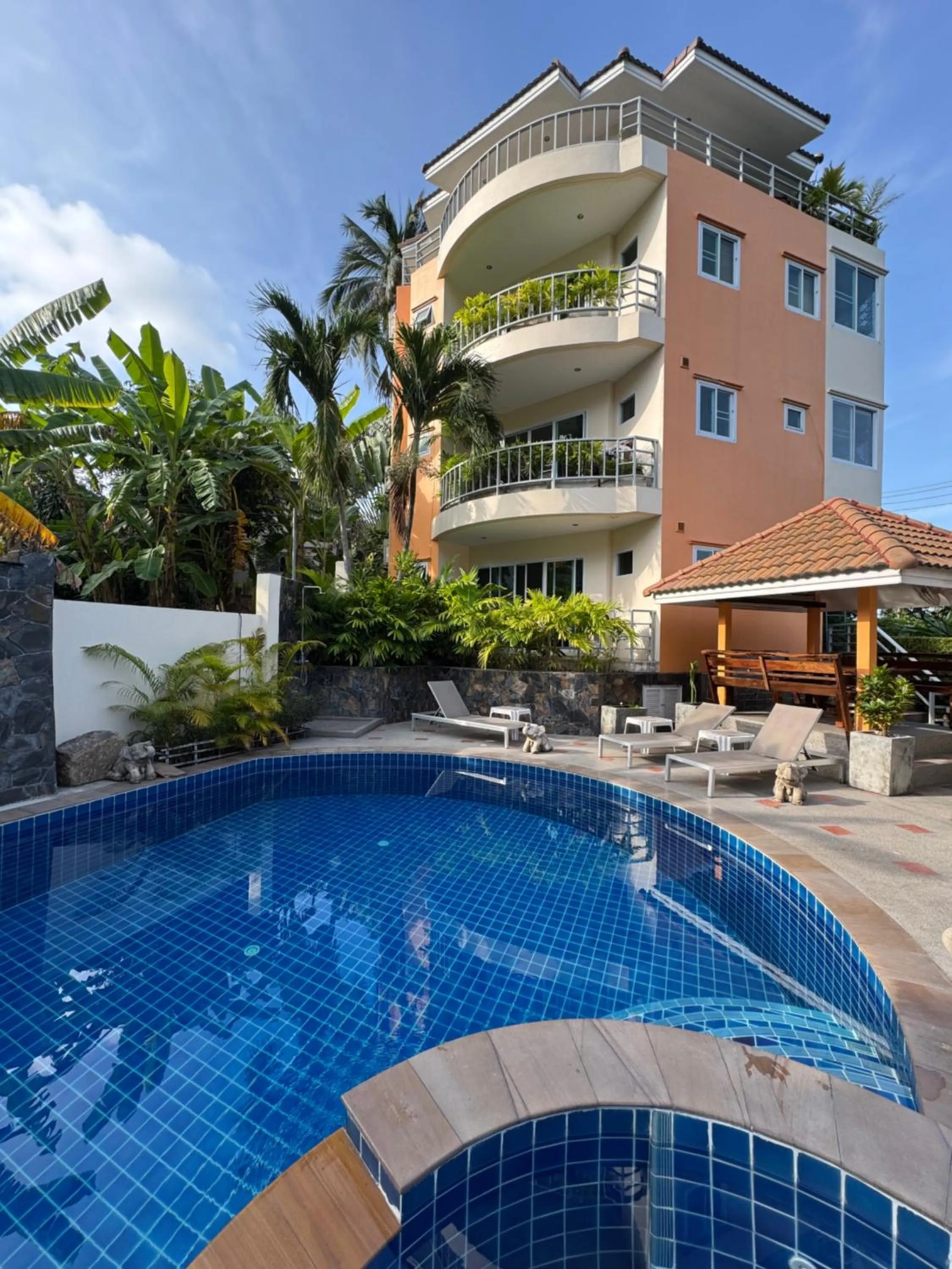 Property building in Chaweng Noi Residence