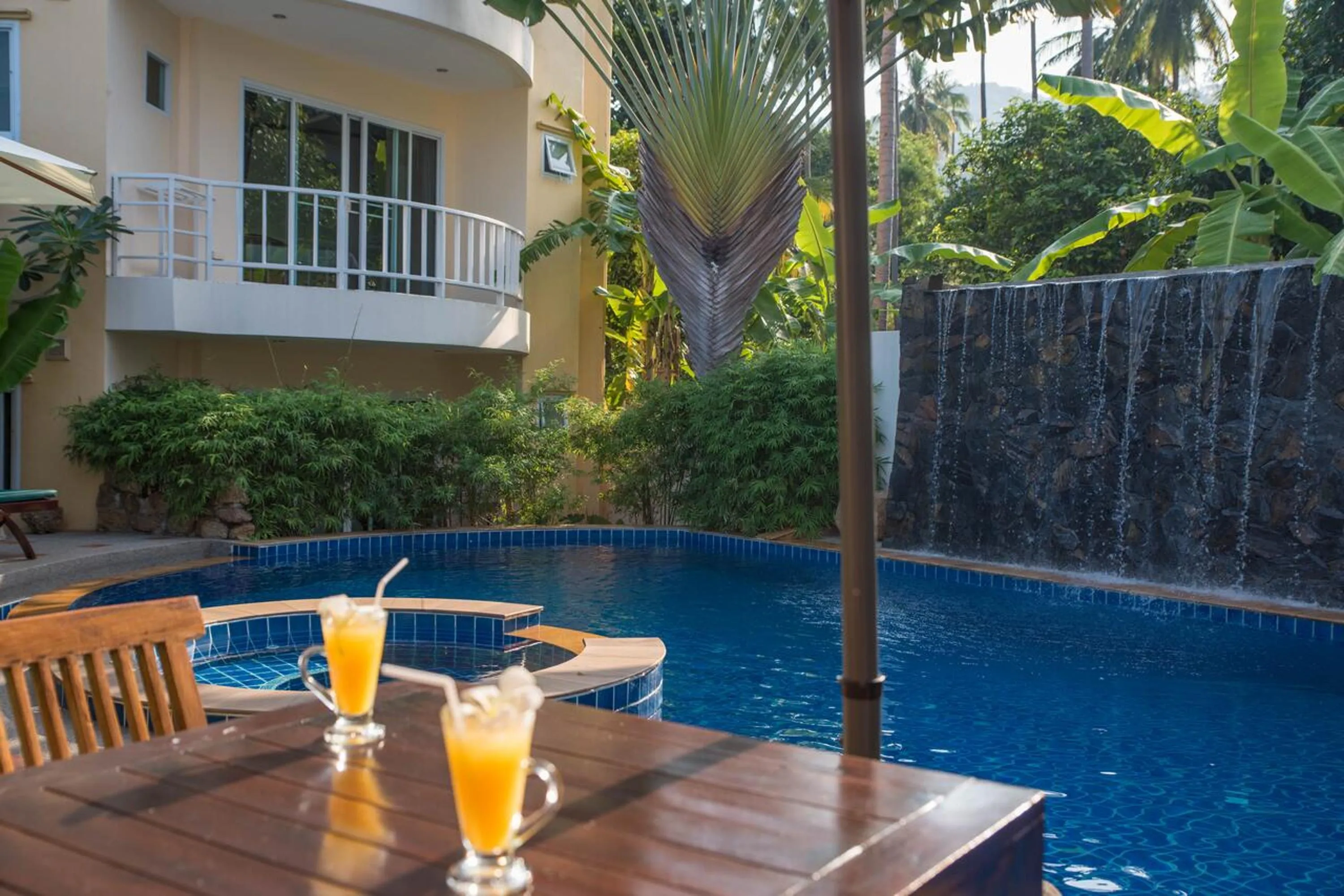 Swimming pool in Chaweng Noi Residence