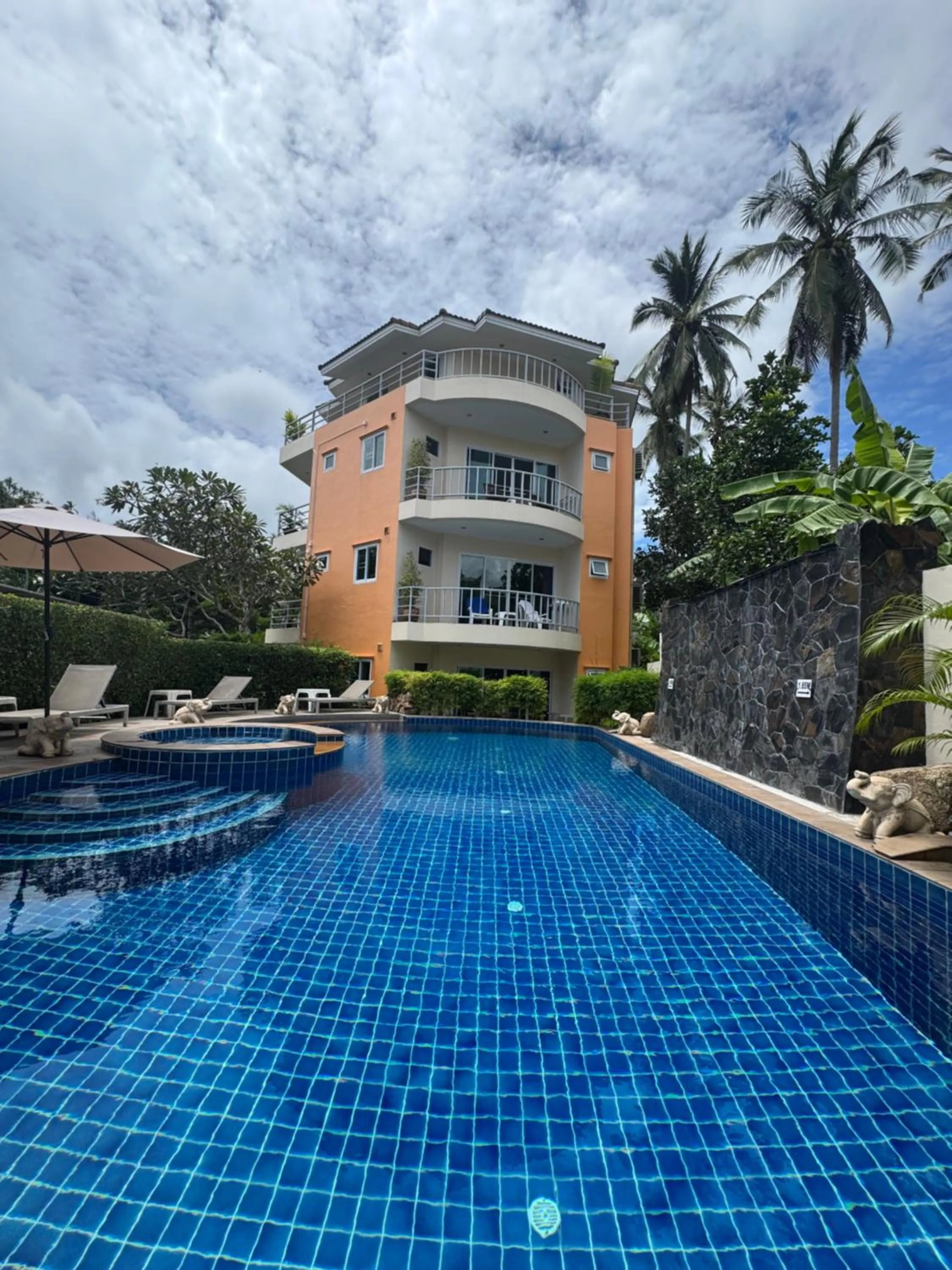 Property building in Chaweng Noi Residence