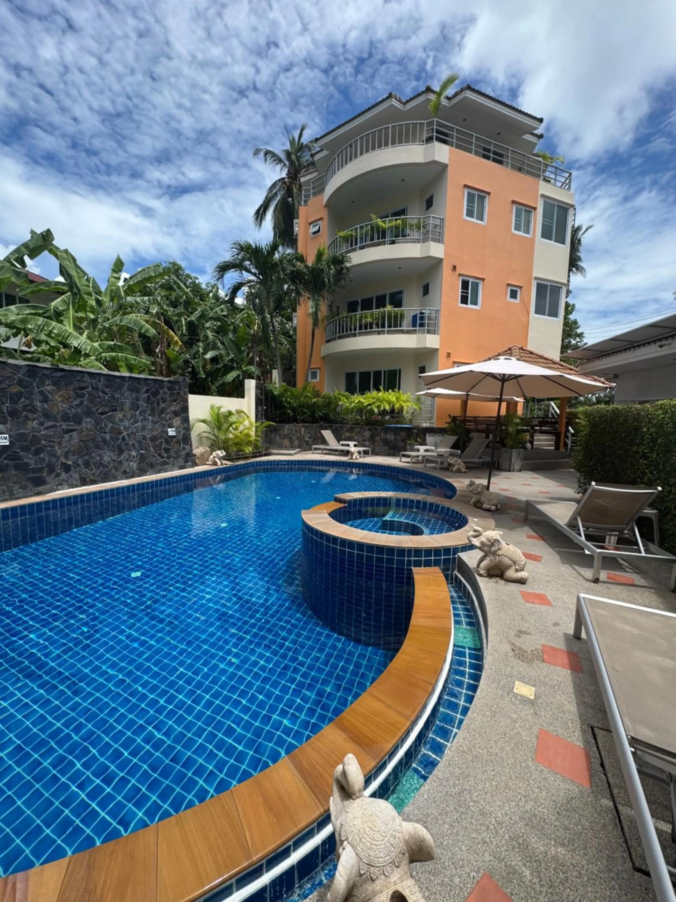 Property building in Chaweng Noi Residence